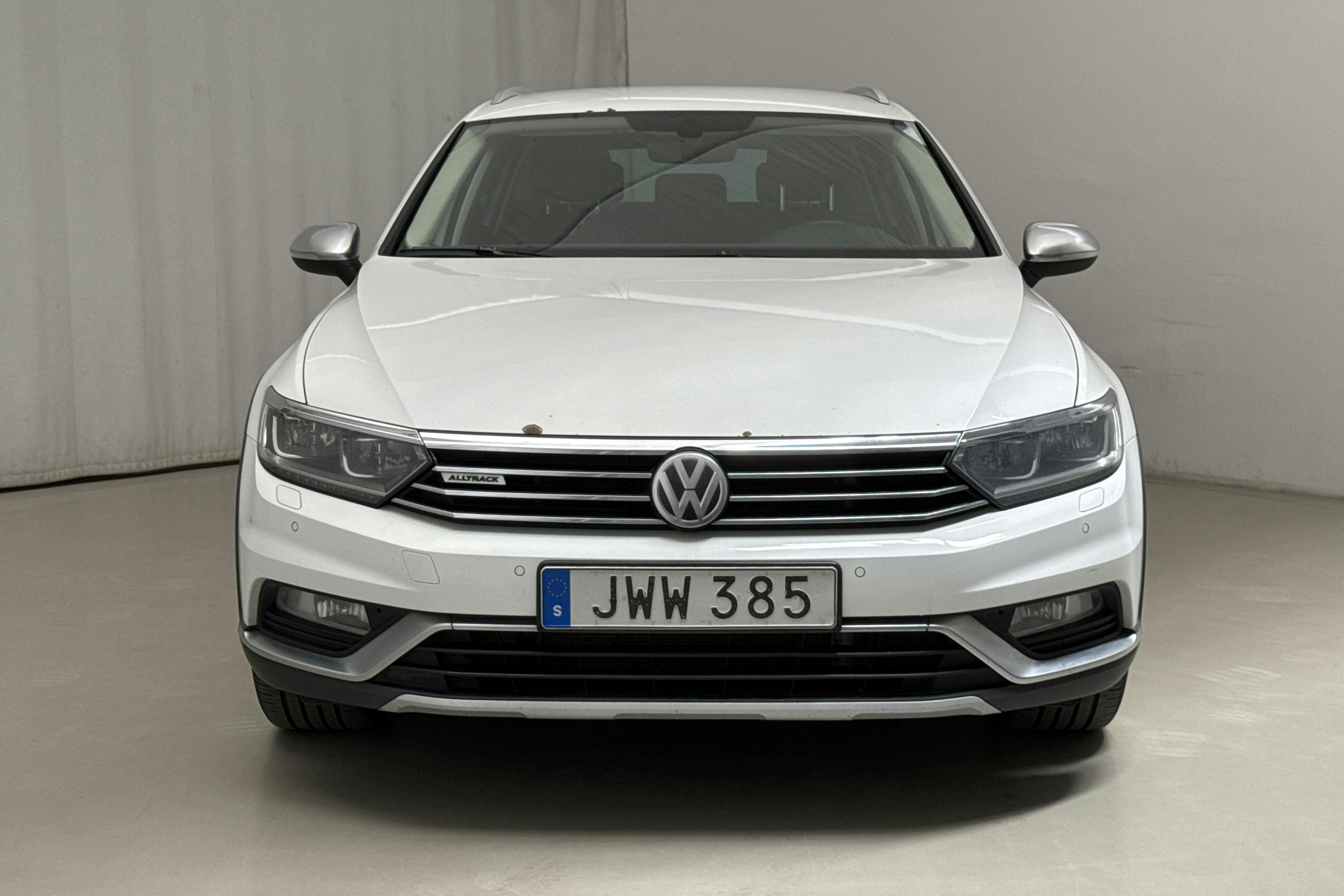 VW Passat Alltrack 2.0 TDI 4MOTION (190hk) - 26 569 mil - Automat - vit - 2016