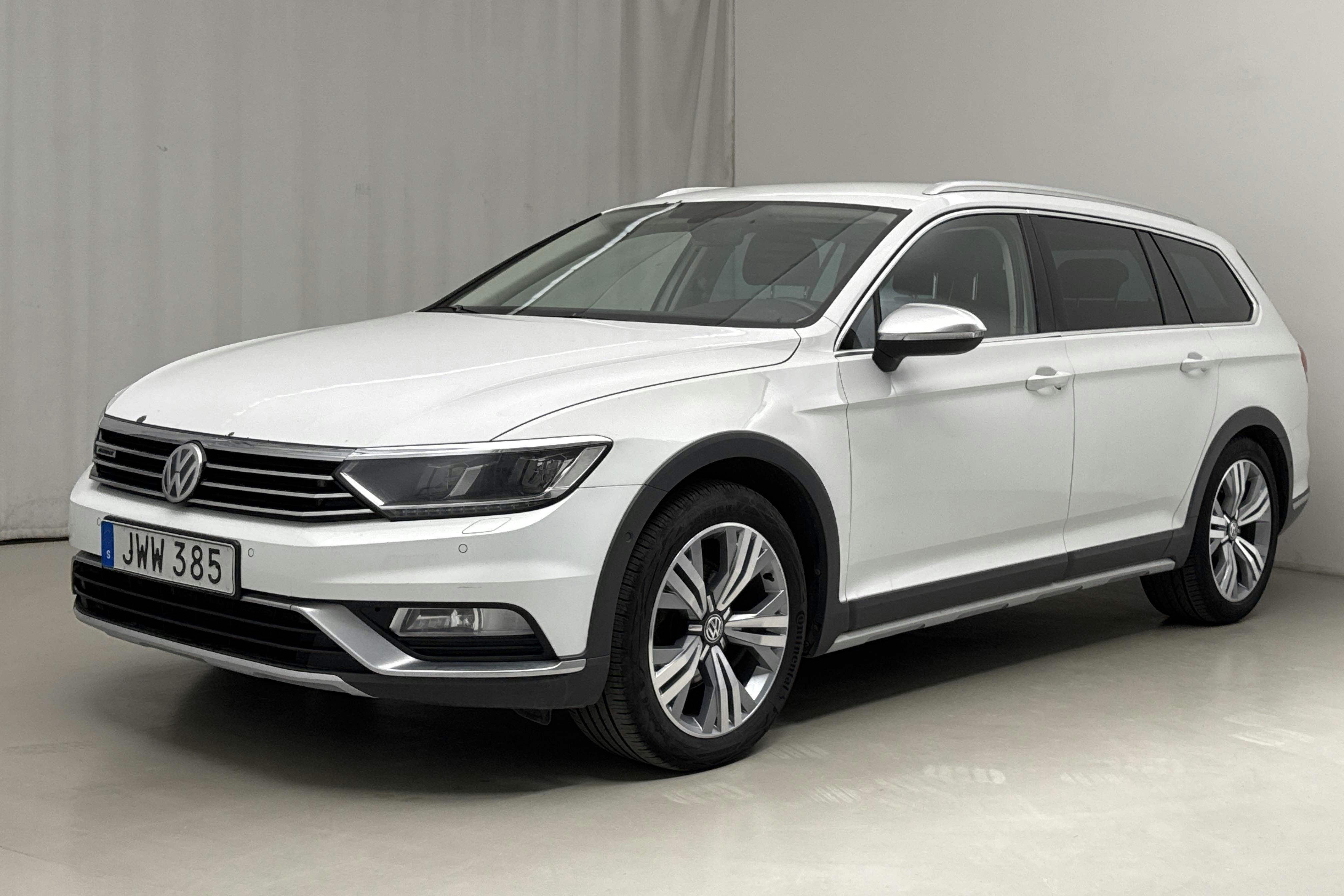 VW Passat Alltrack 2.0 TDI 4MOTION (190hk) - 26 569 mil - Automat - vit - 2016