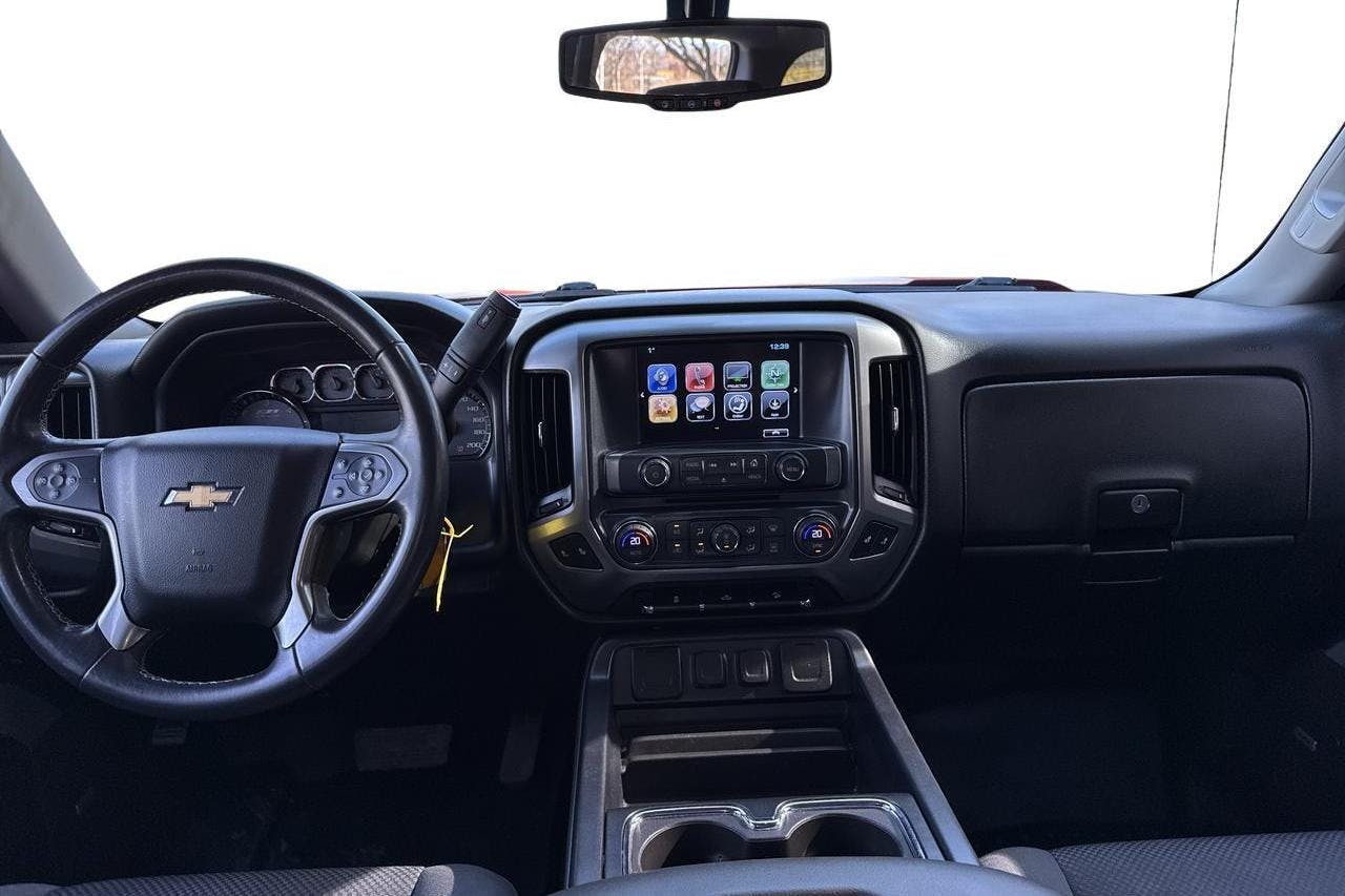 Chevrolet Silverado 1500 Crew Cab 5.3 (360hk) - 157 390 km - Automatyczna - czerwony - 2018