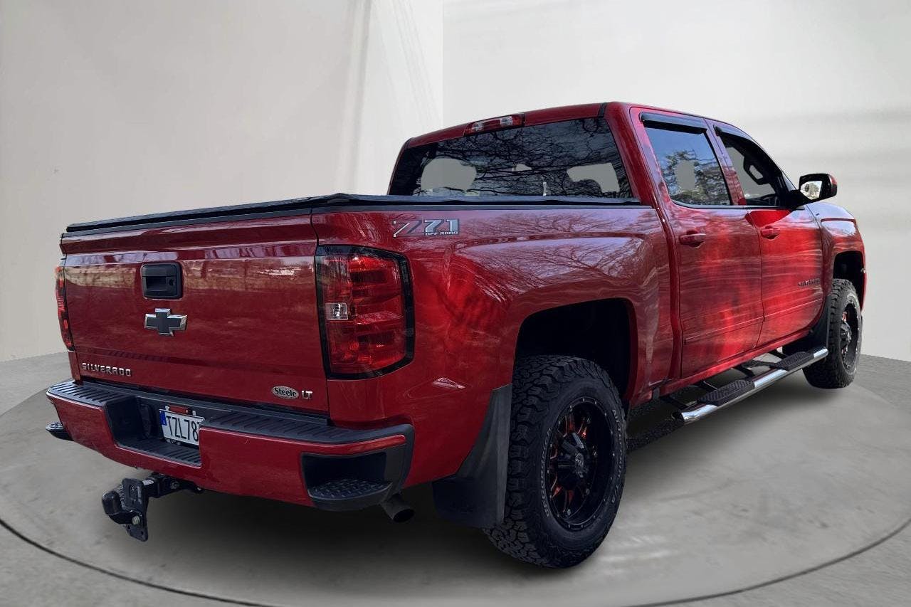 Chevrolet Silverado 1500 Crew Cab 5.3 (360hk) - 157 390 km - Automatyczna - czerwony - 2018