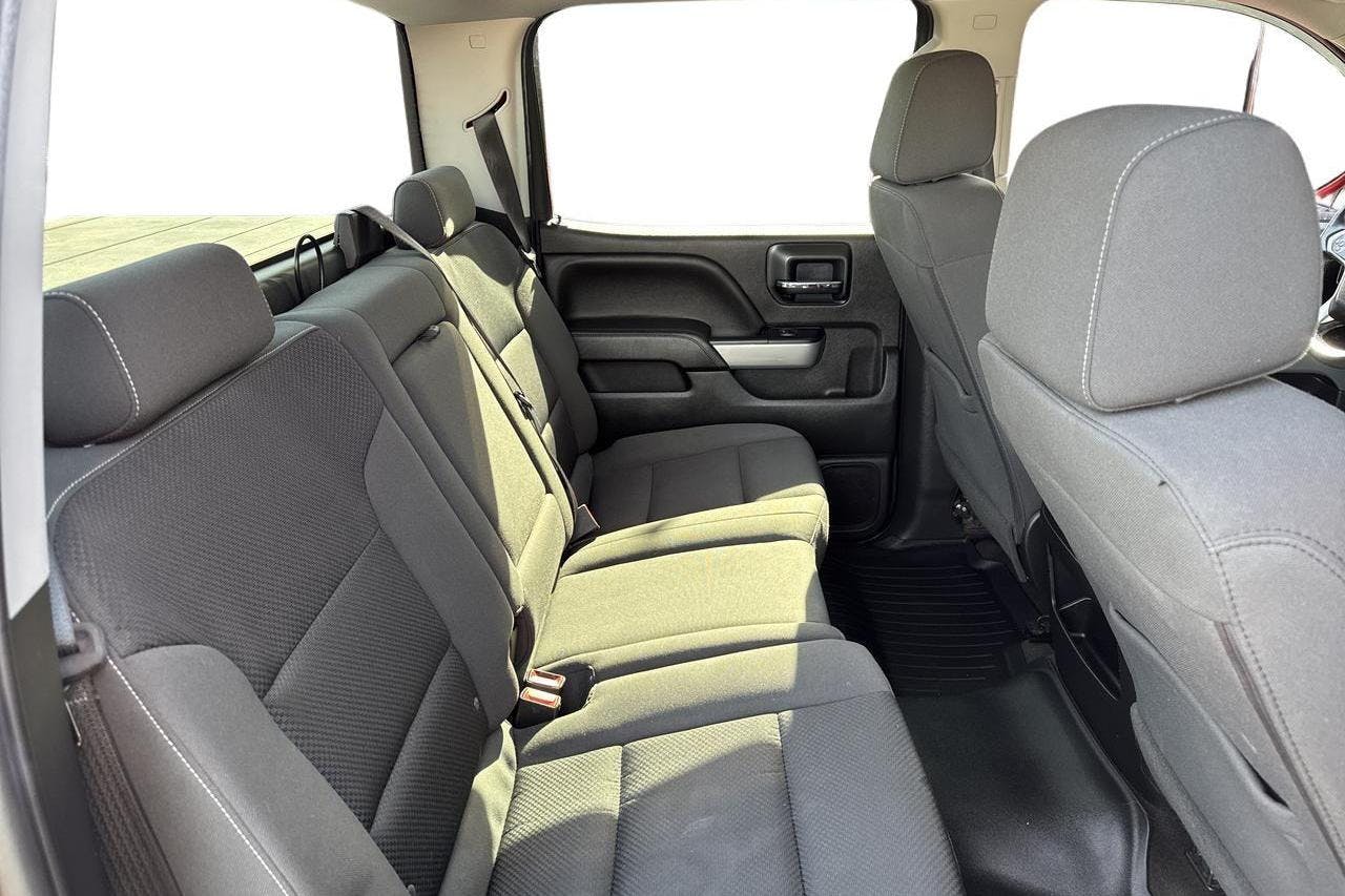 Chevrolet Silverado 1500 Crew Cab 5.3 (360hk) - 157 390 km - Automatyczna - czerwony - 2018