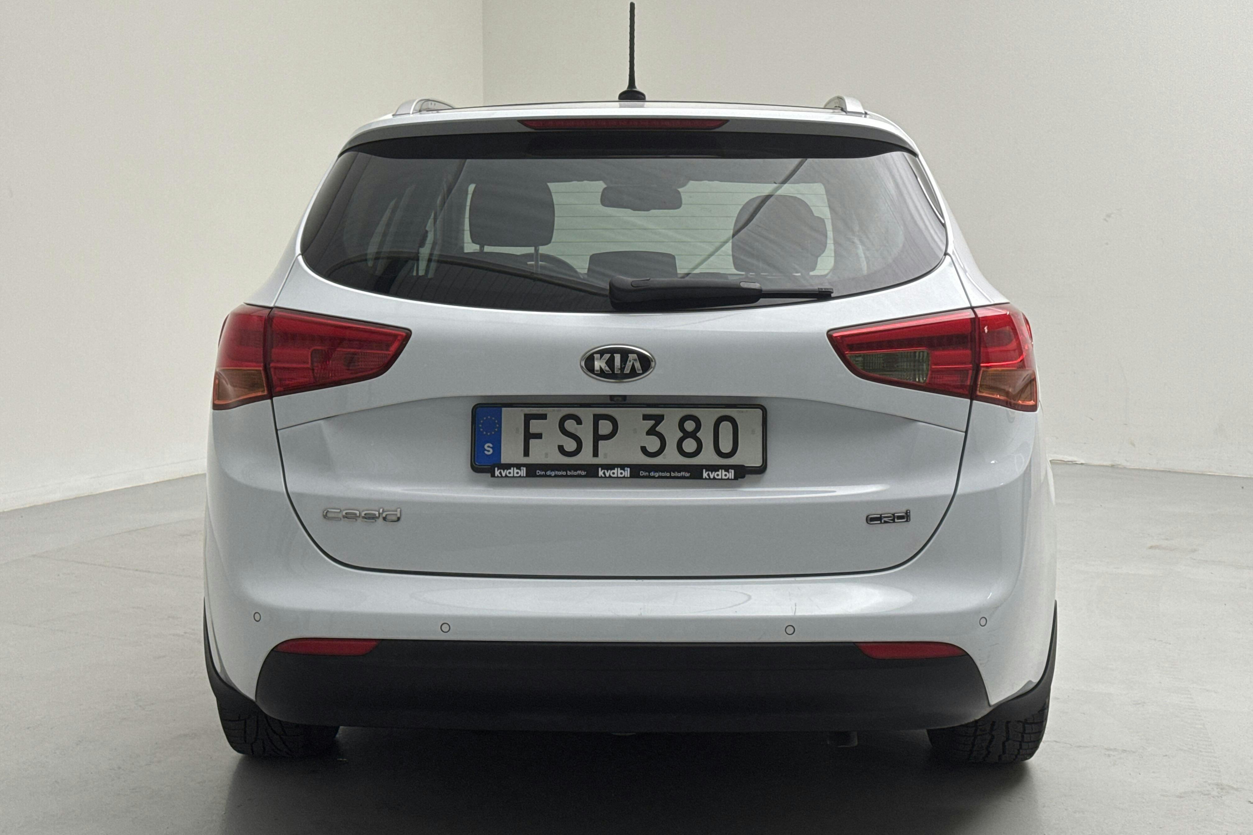 KIA Cee'd 1.6 CRDi SW (128hk) - 125 210 km - Manual - white - 2015