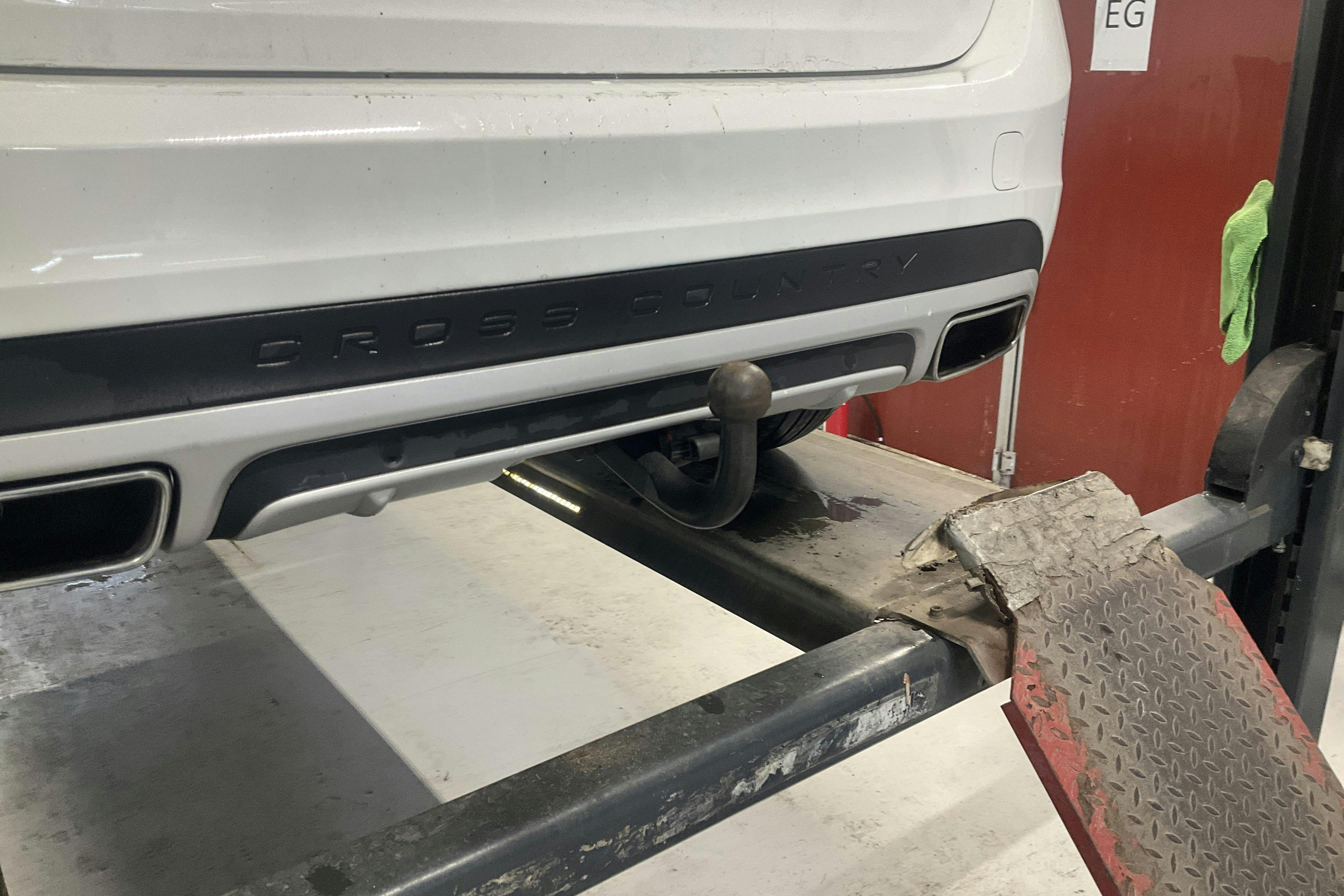 Volvo V60 D3 Cross Country (150hk) - 17 012 mil - Automat - vit - 2018