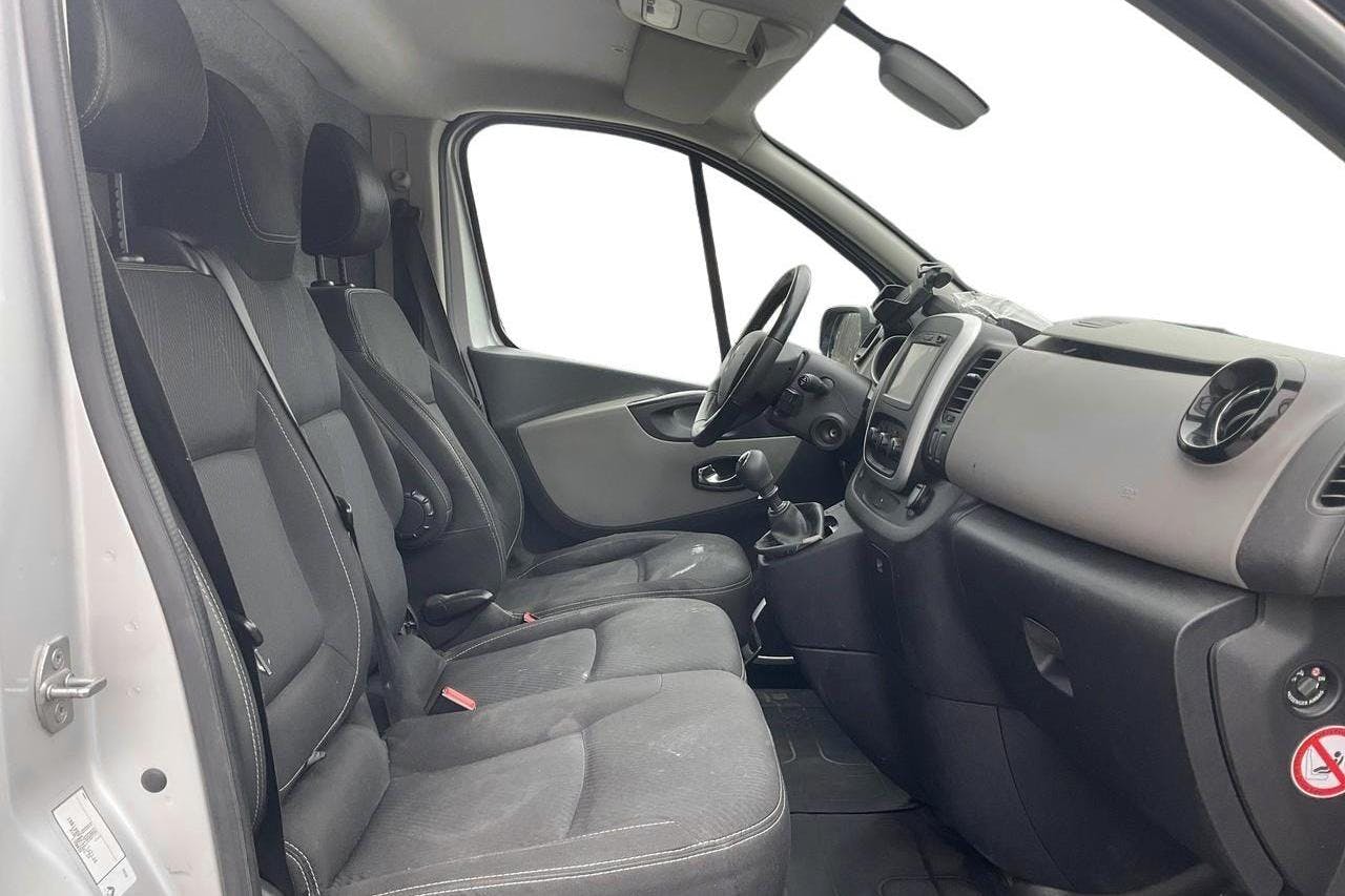 Renault Trafic 1.6 dCi Skåp (120hk) - 189 230 km - Käsitsi - hõbe - 2015