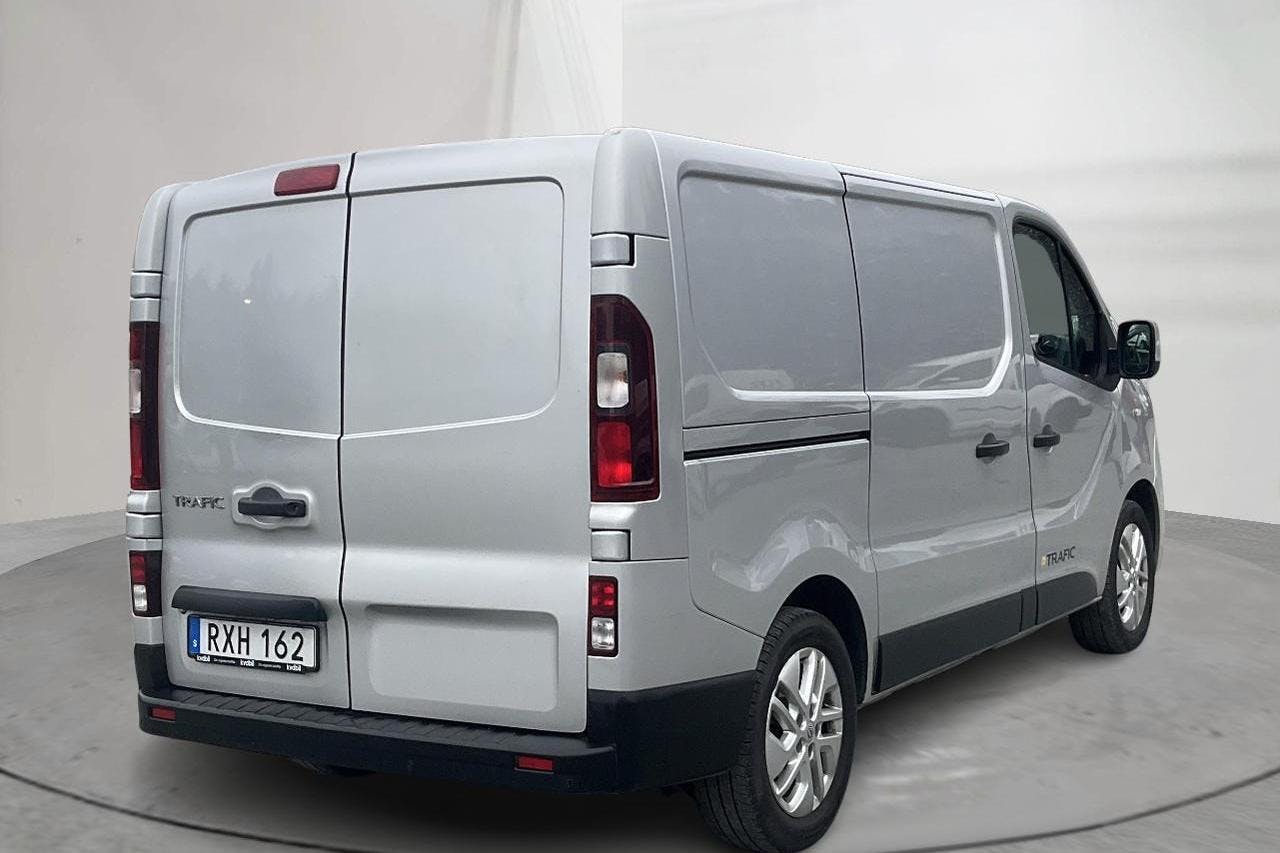 Renault Trafic 1.6 dCi Skåp (120hk) - 189 230 km - Käsitsi - hõbe - 2015