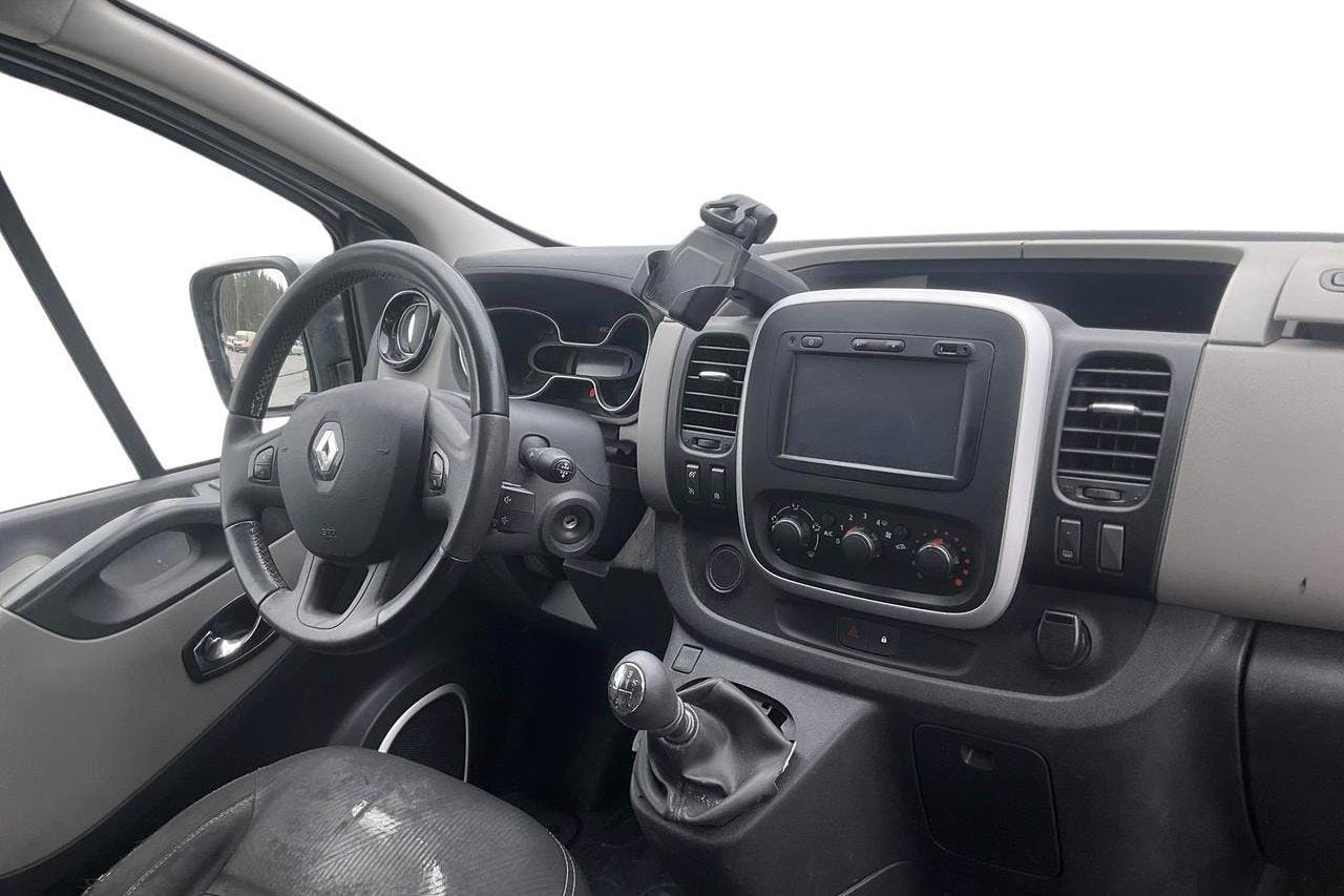 Renault Trafic 1.6 dCi Skåp (120hk) - 189 230 km - Käsitsi - hõbe - 2015