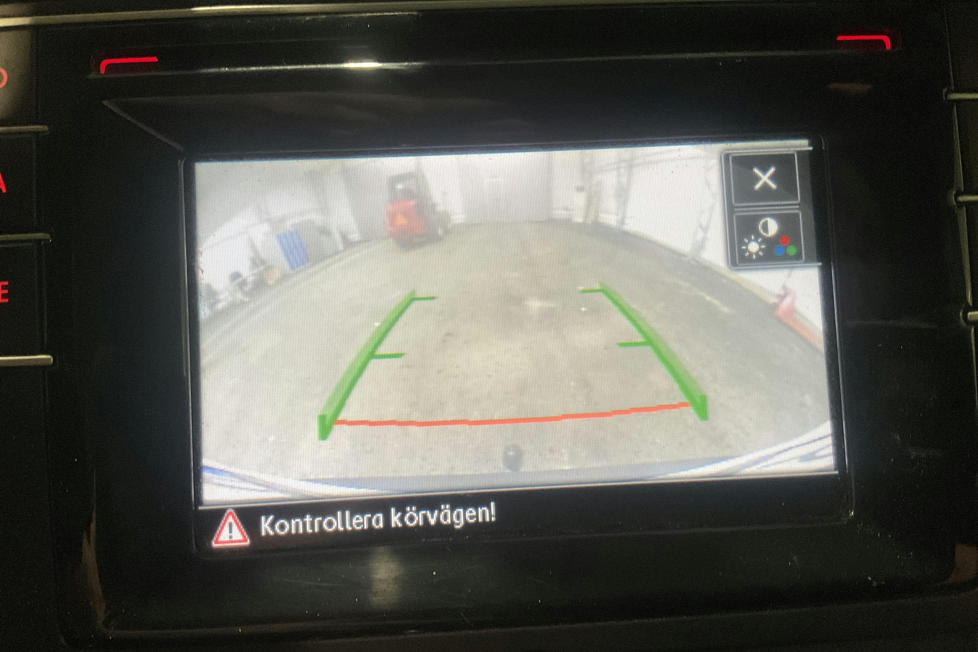 VW Caddy 2.0 TDI Skåp 4MOTION (150hk) - 169 840 km - Automaattinen - valkoinen - 2017