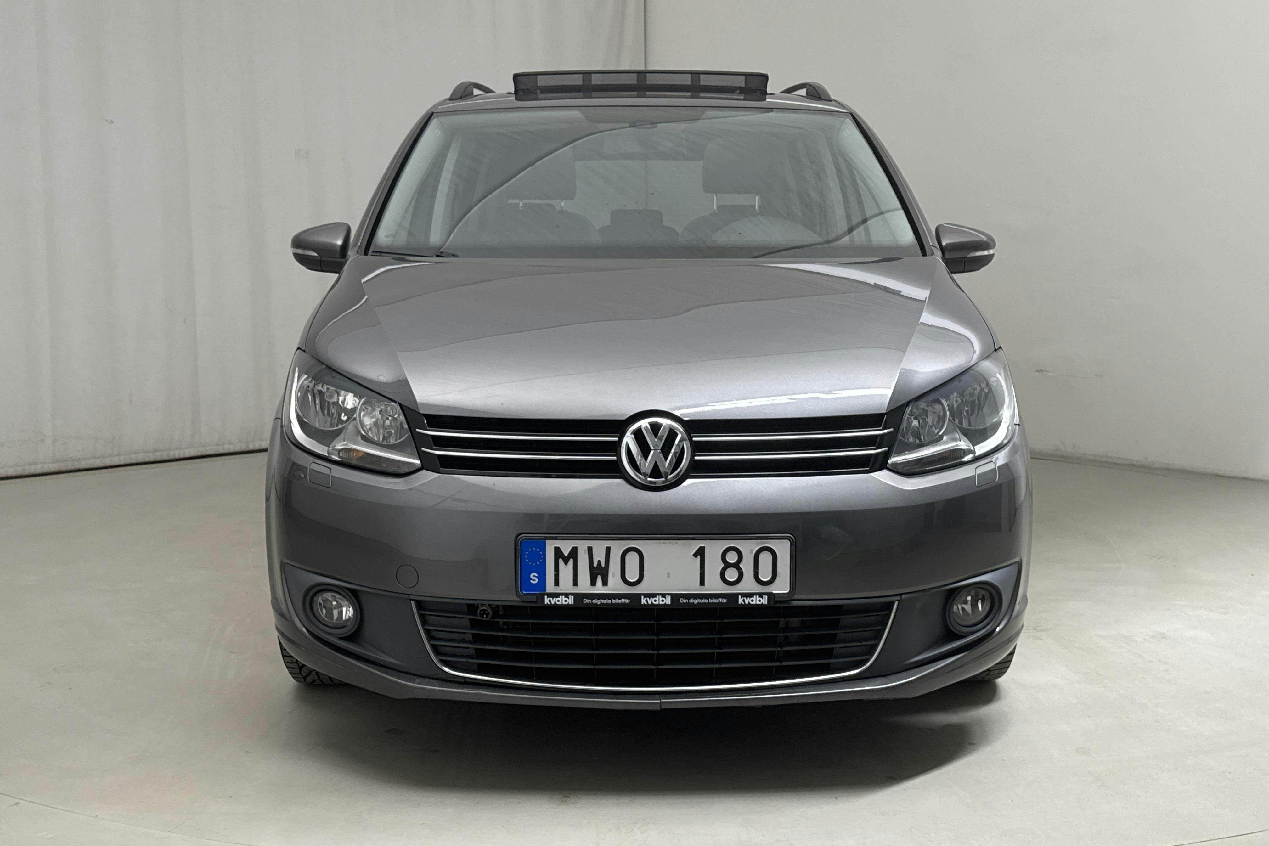 VW Touran 1.4 TSI (140hk) - 143 160 km - Käsitsi - Dark Grey - 2014