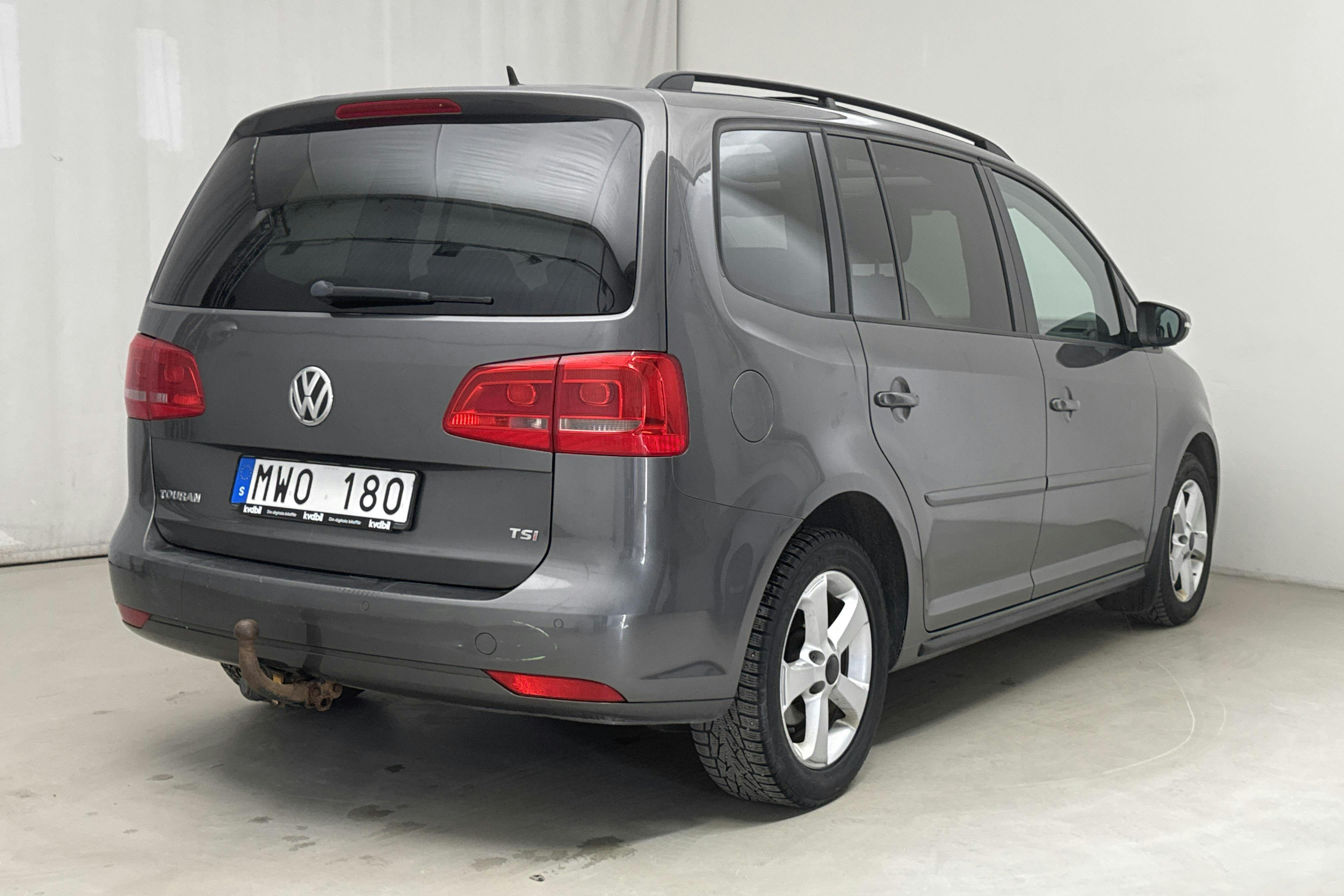 VW Touran 1.4 TSI (140hk) - 143 160 km - Käsitsi - Dark Grey - 2014