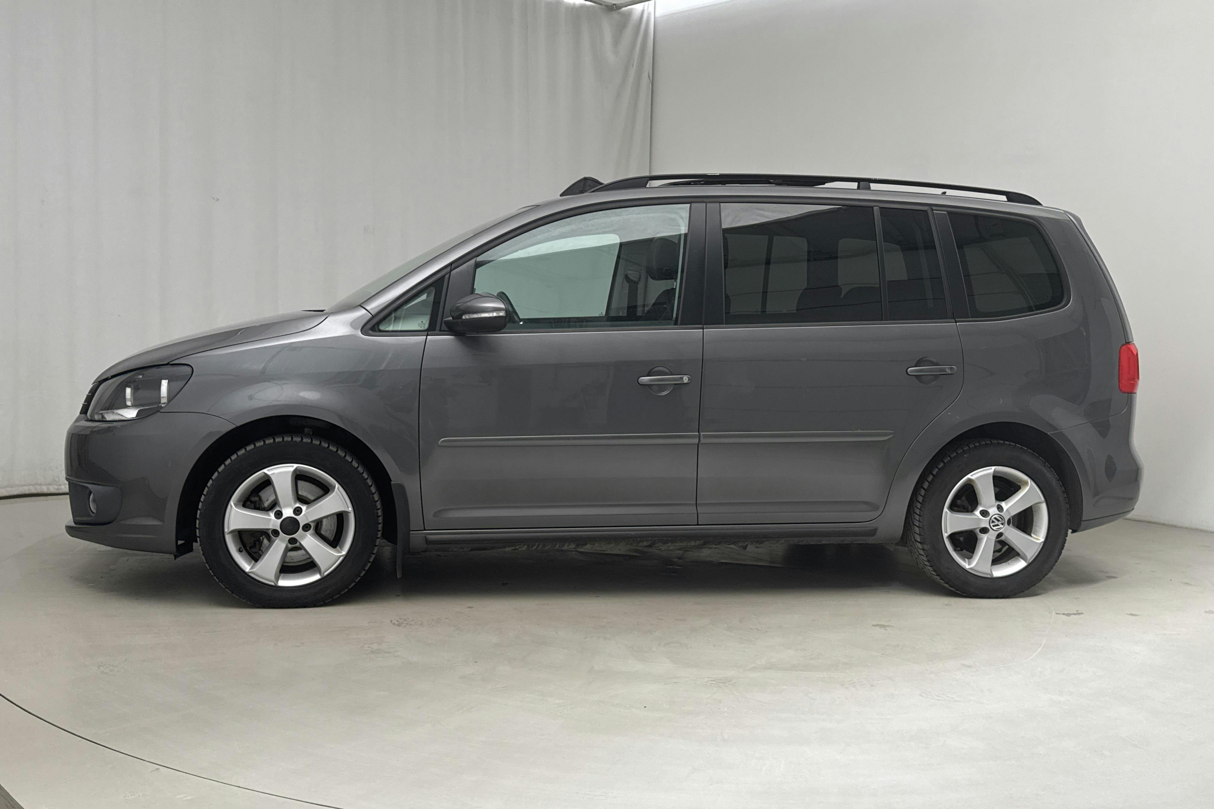 VW Touran 1.4 TSI (140hk) - 143 160 km - Käsitsi - Dark Grey - 2014