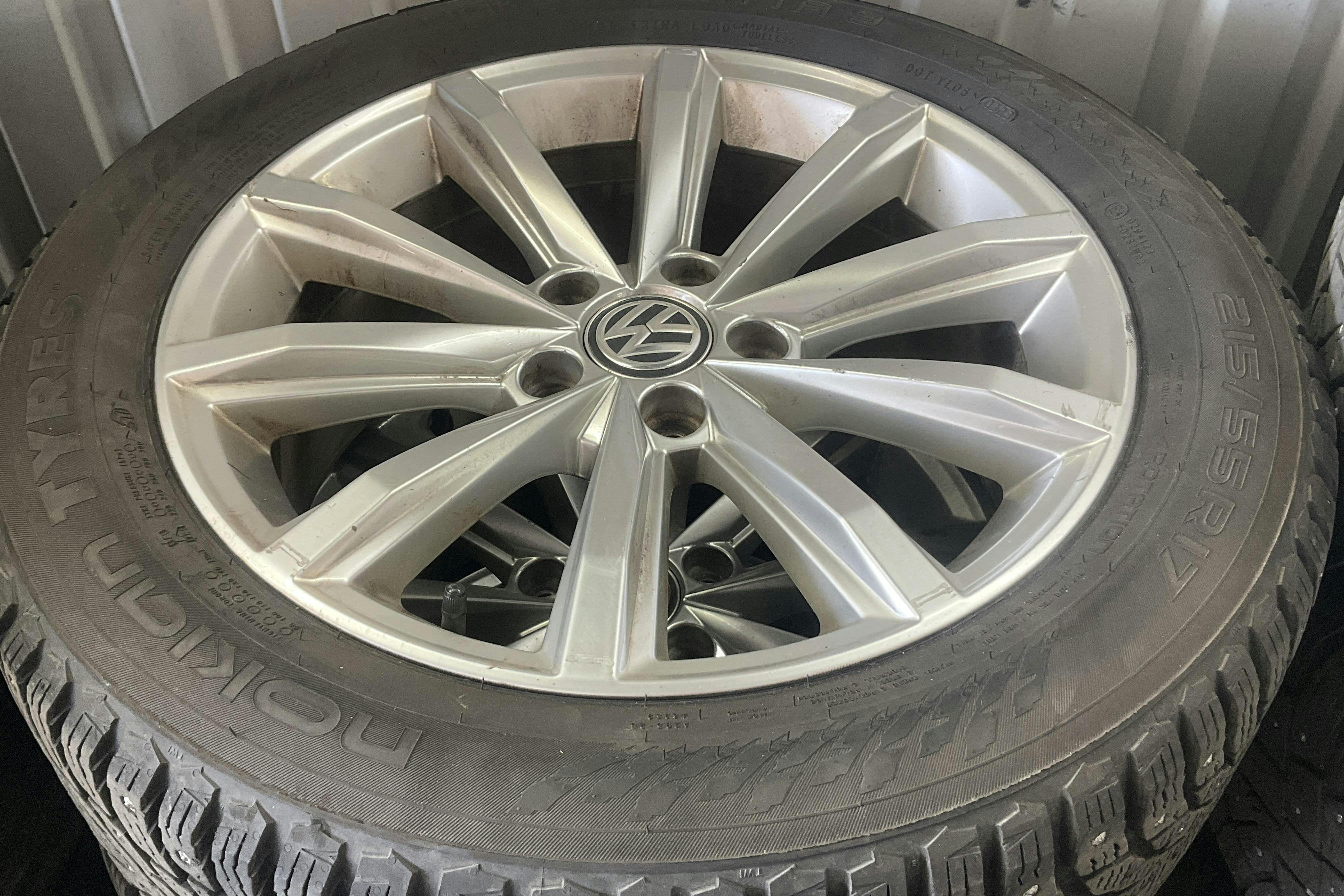 VW Passat 2.0 TDI Sportscombi (190hk) - 20 062 mil - Automat - röd - 2016