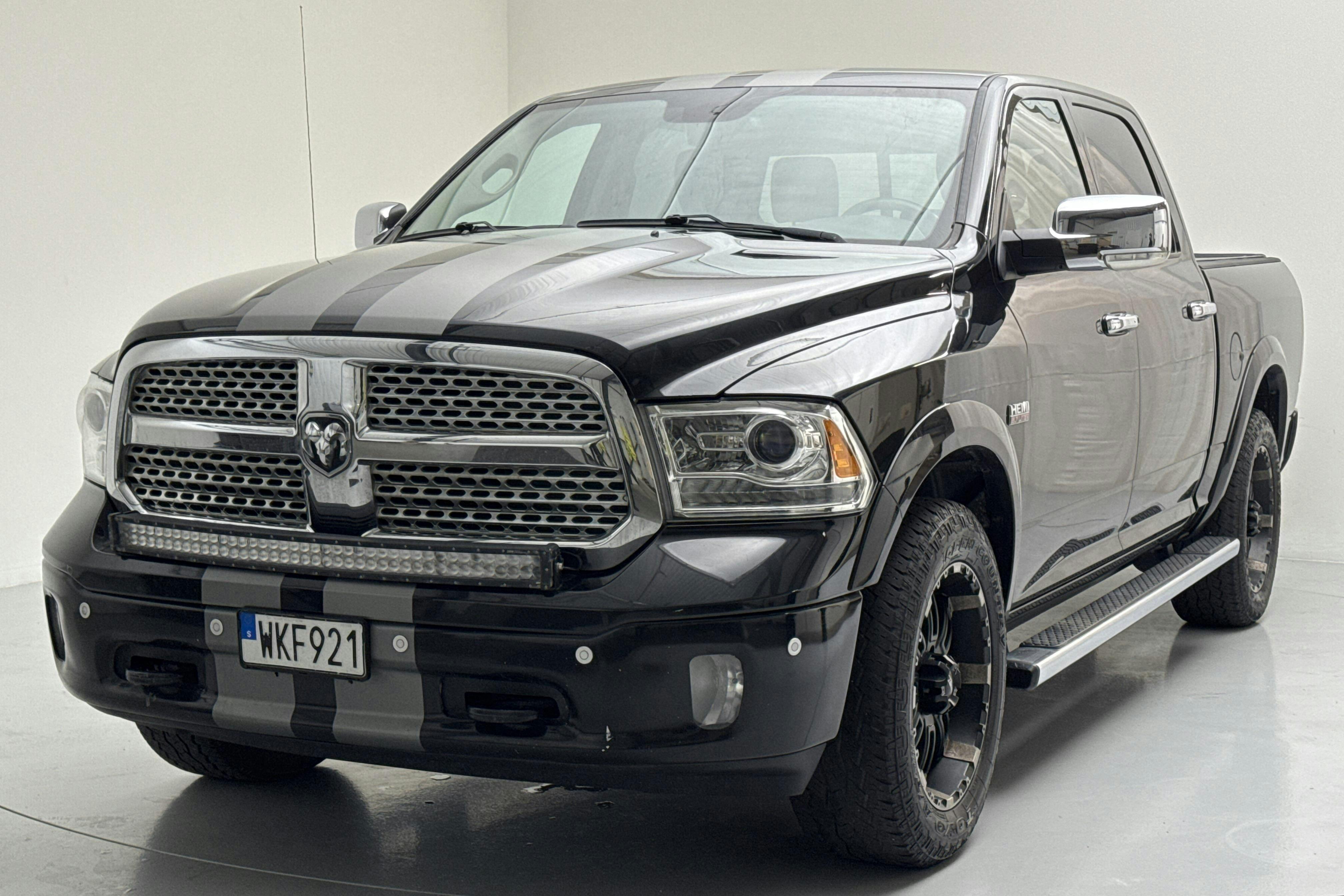 Dodge RAM 1500 5.7 4WD (401hk) - 7 067 mil - Automat - svart - 2018