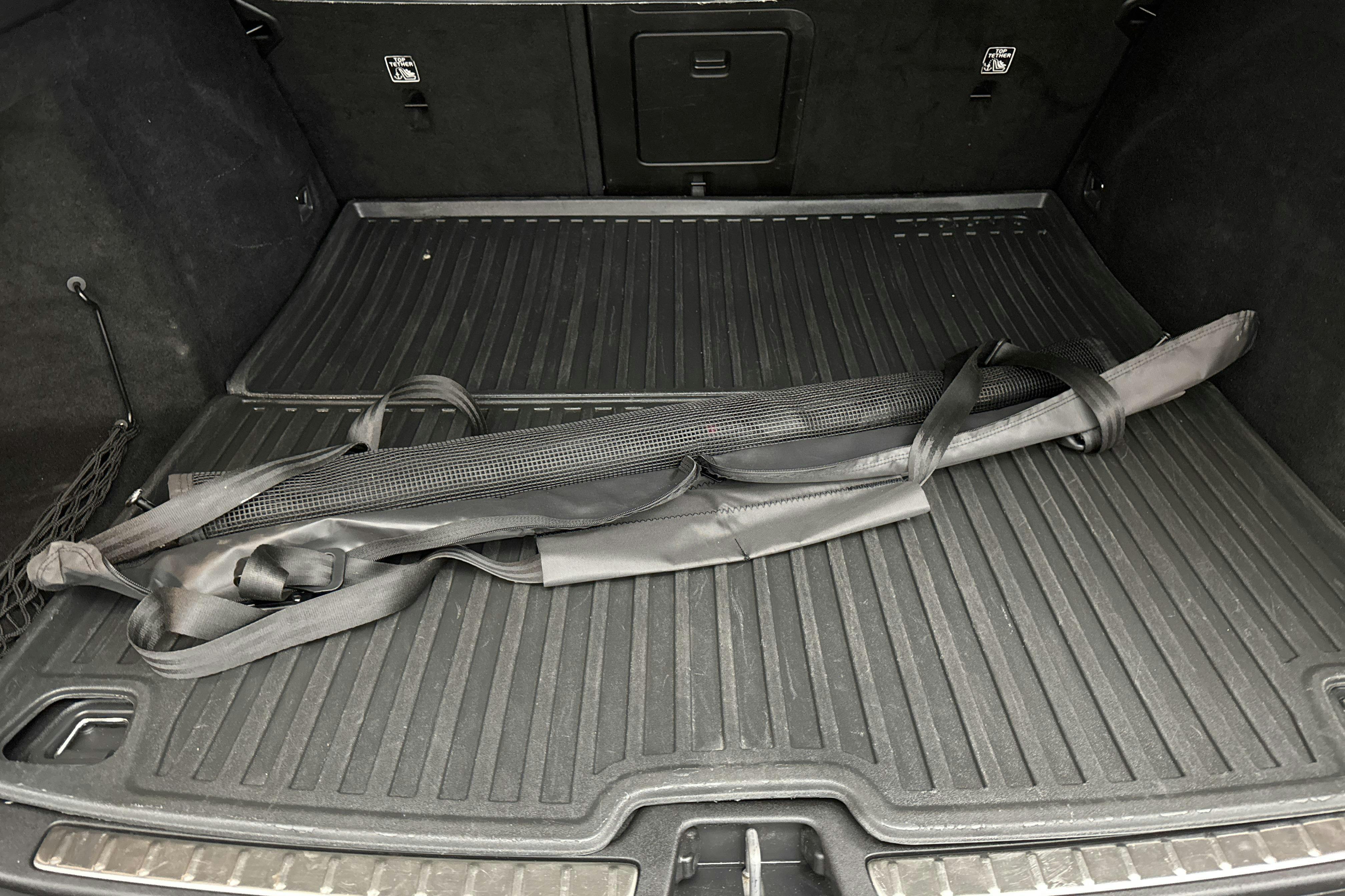 Volvo V60 B4 Cross Country AWD Mildhybrid, Diesel (197hk) - 12 552 mil - Automat - svart - 2022