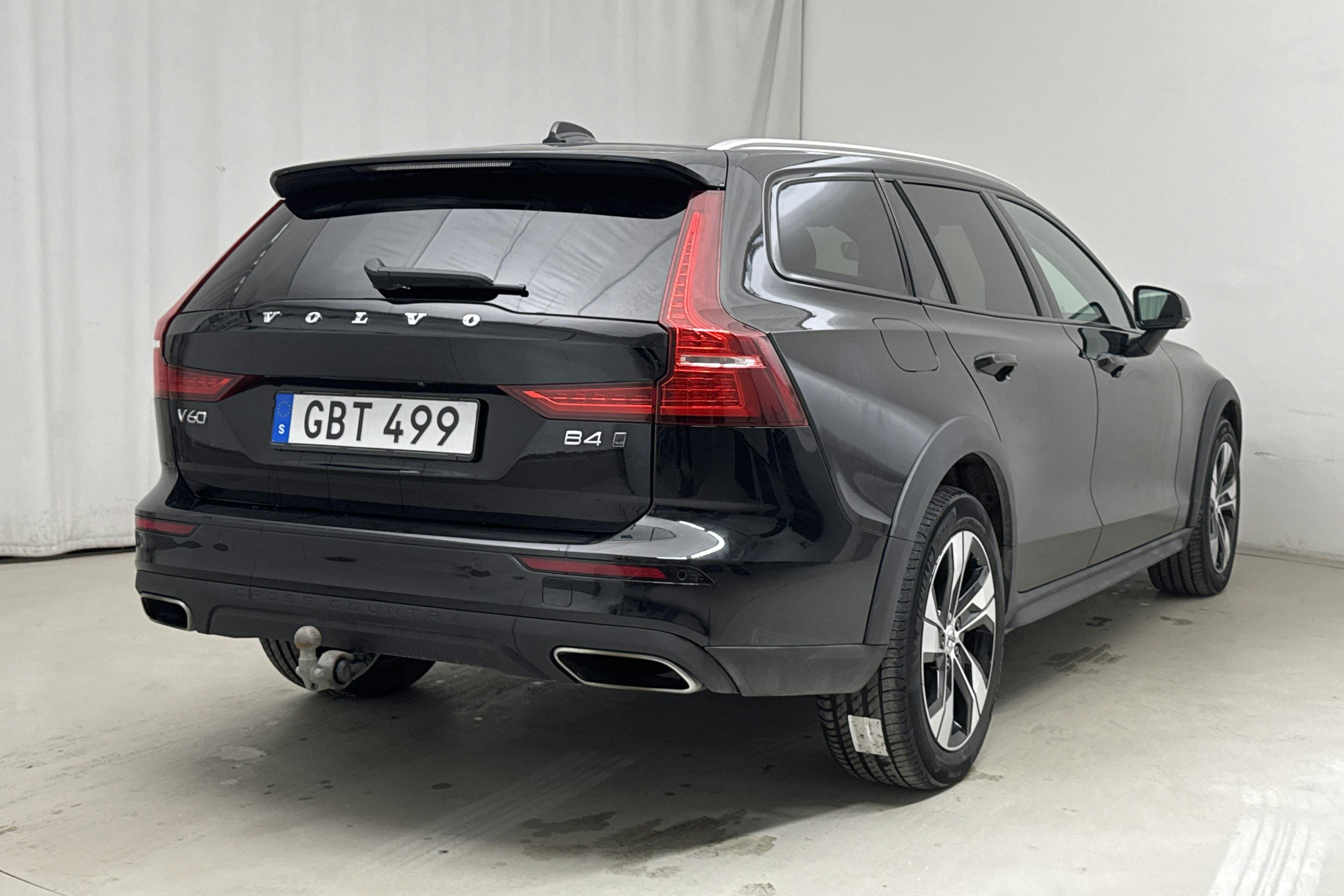 Volvo V60 B4 Cross Country AWD Mildhybrid, Diesel (197hk) - 12 552 mil - Automat - svart - 2022