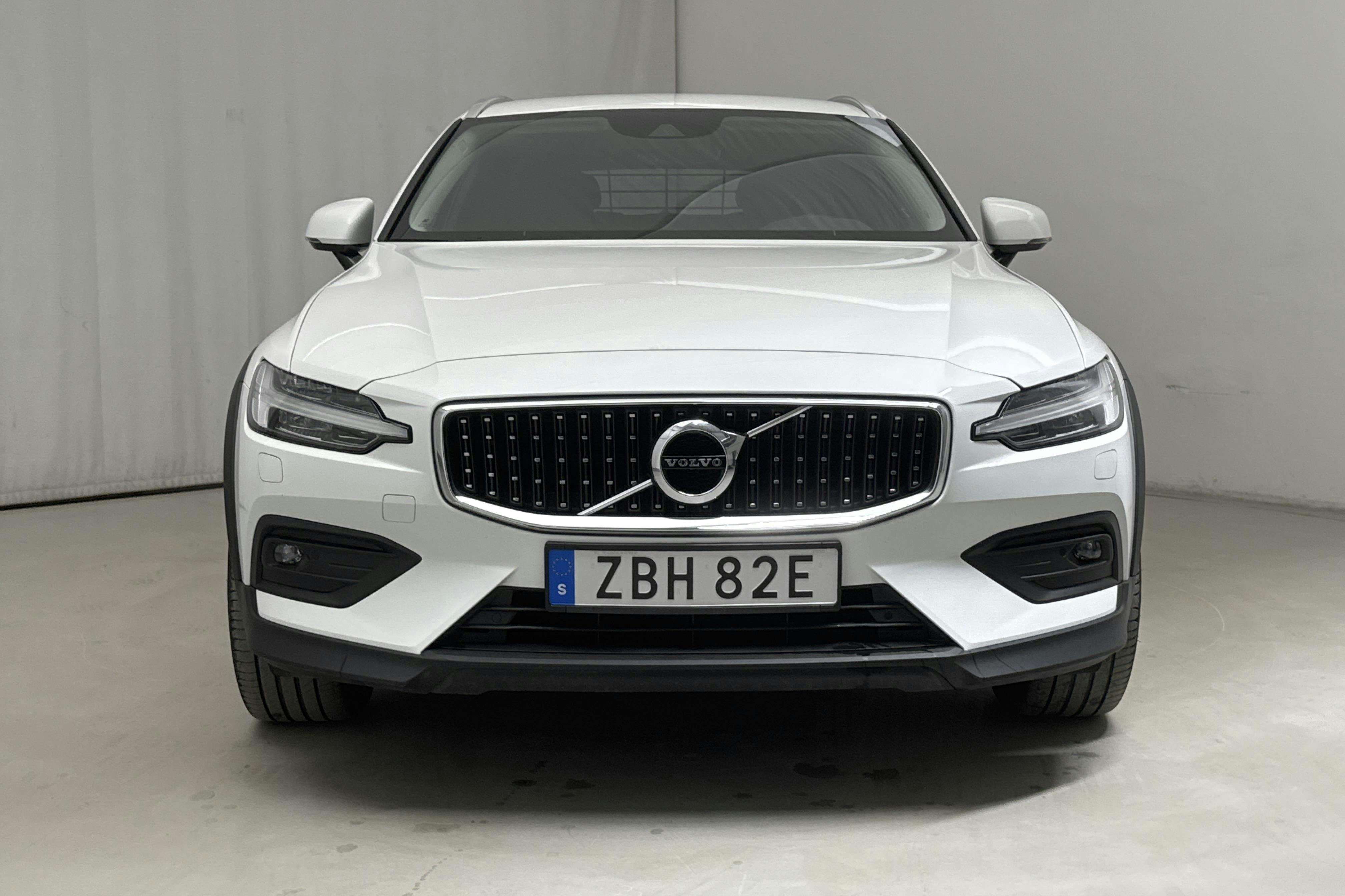 Used Volvo V60 B4 Cross Country AWD Mildhybrid, Diesel