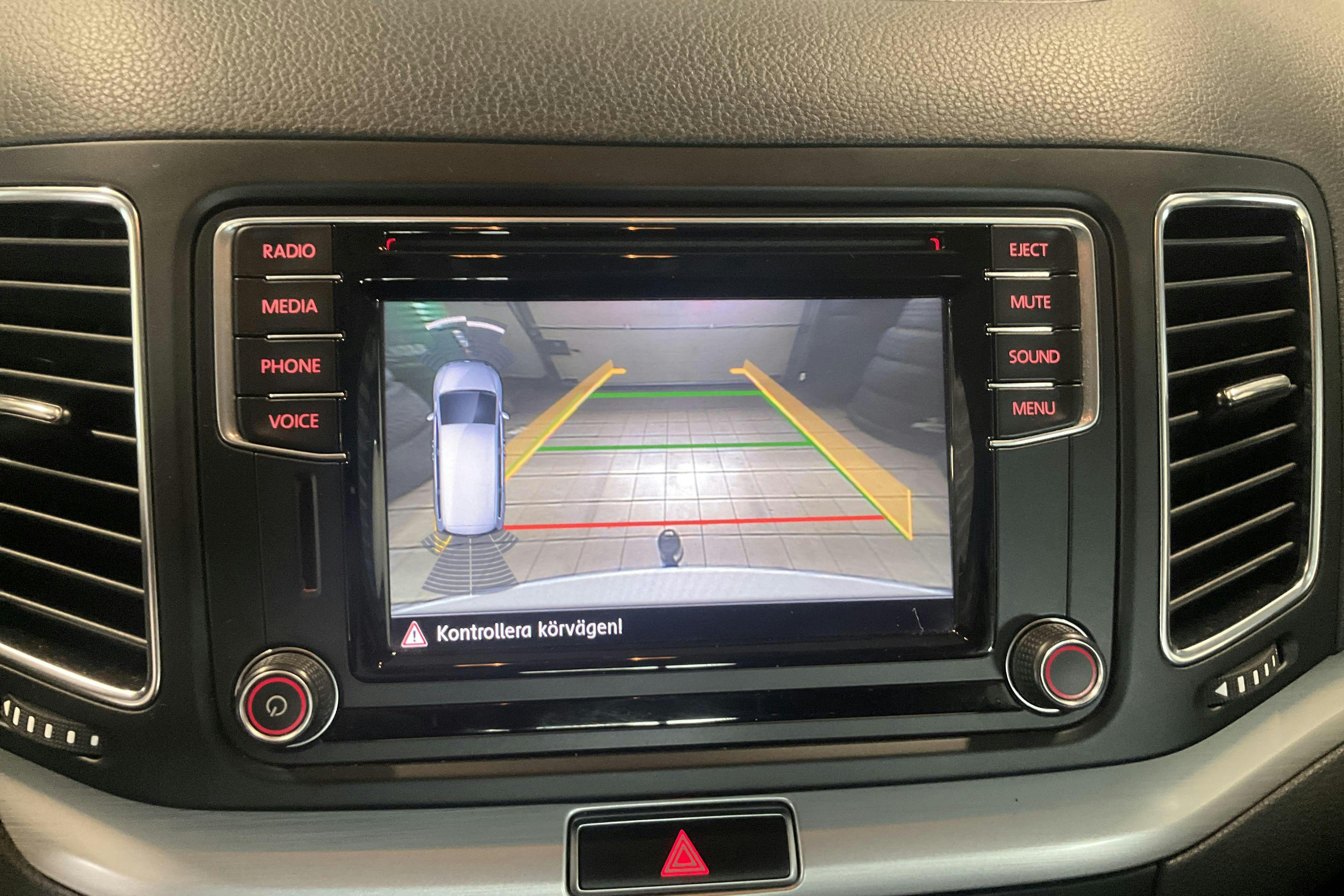 VW Sharan 2.0 TDI (150hk) - 162 820 km - Automatyczna - biały - 2016