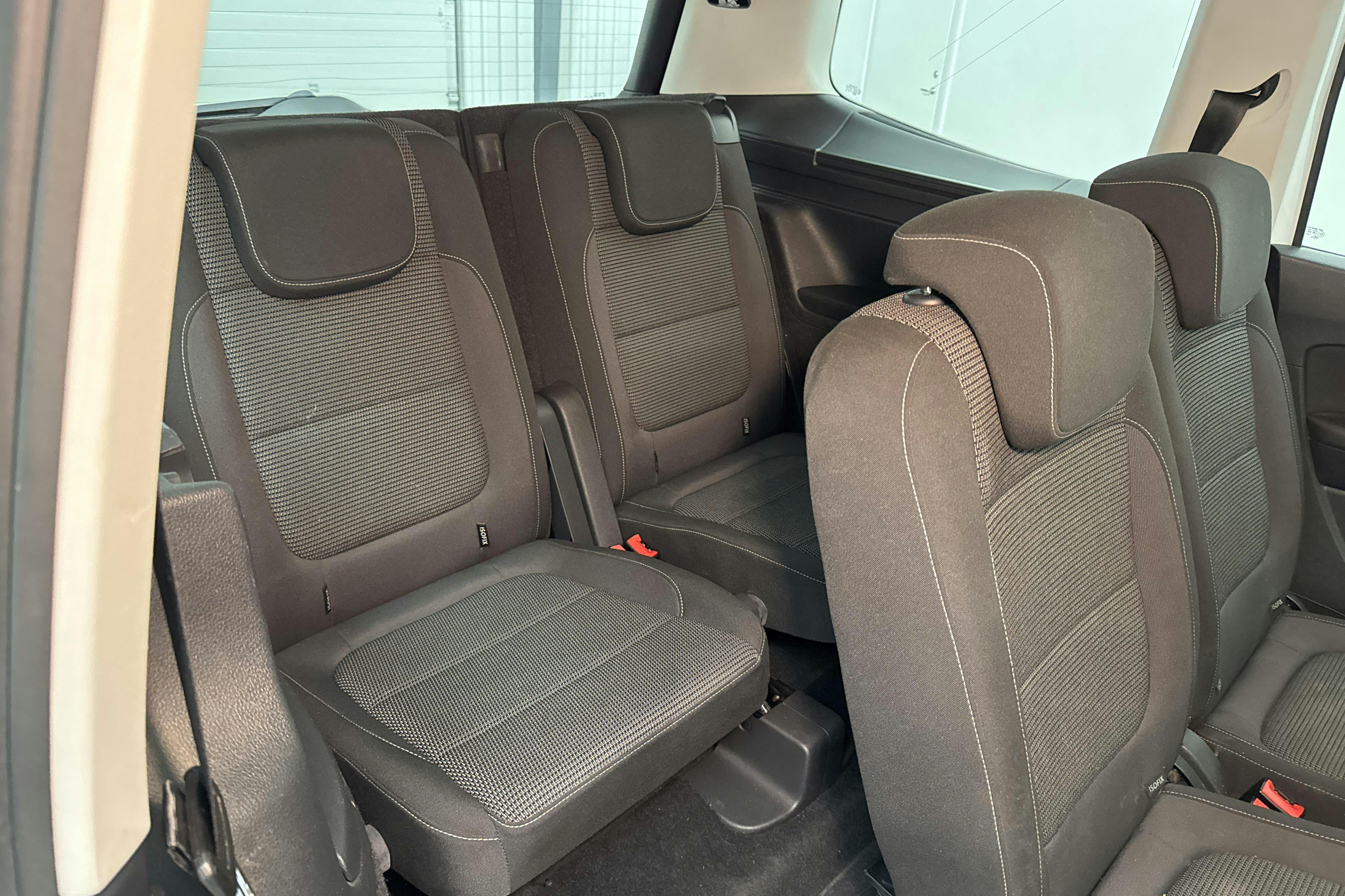VW Sharan 2.0 TDI (150hk) - 162 820 km - Automatyczna - biały - 2016
