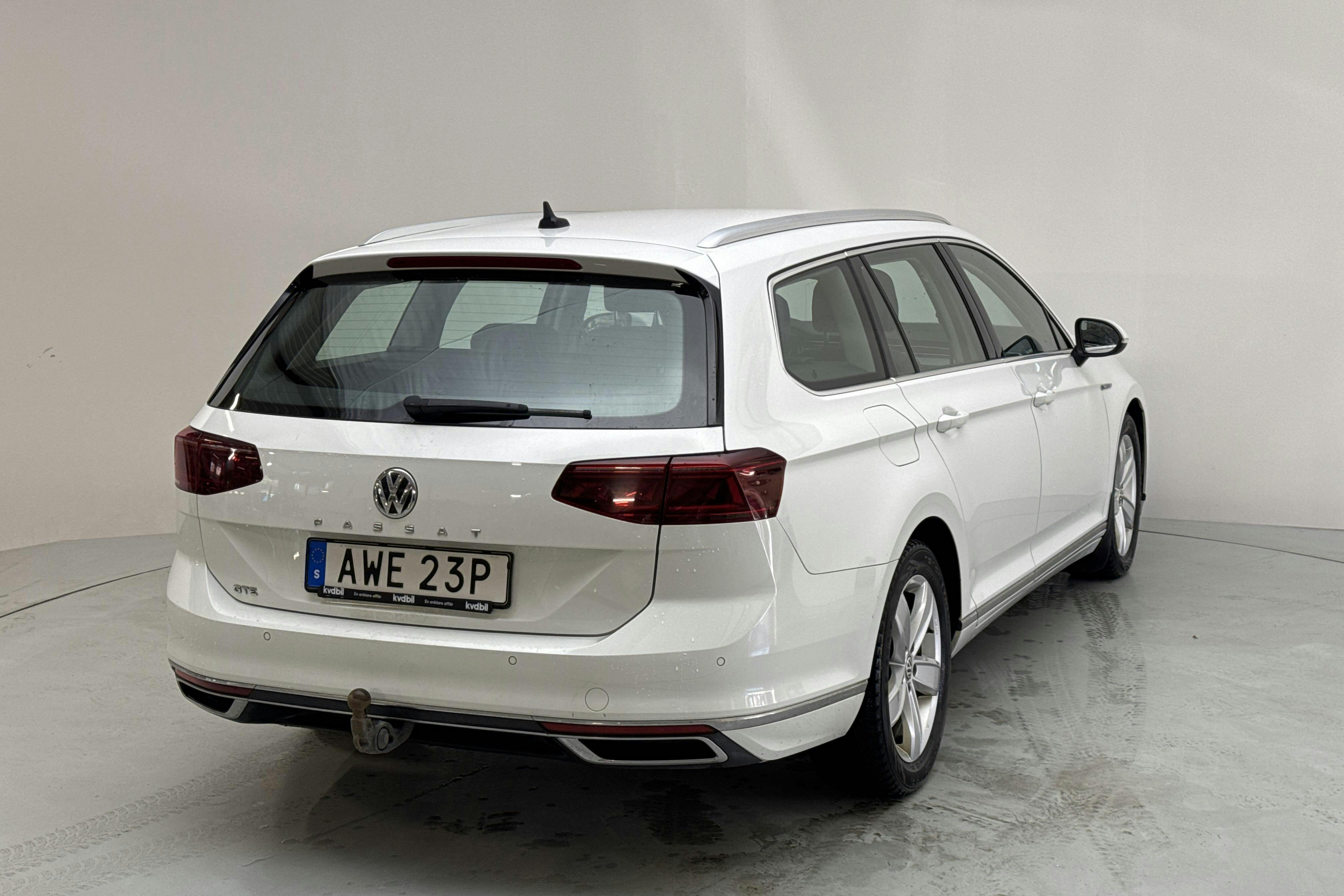 VW Passat 1.4 GTE Sportscombi (218hk) - 160 730 km - Automatic - white - 2020