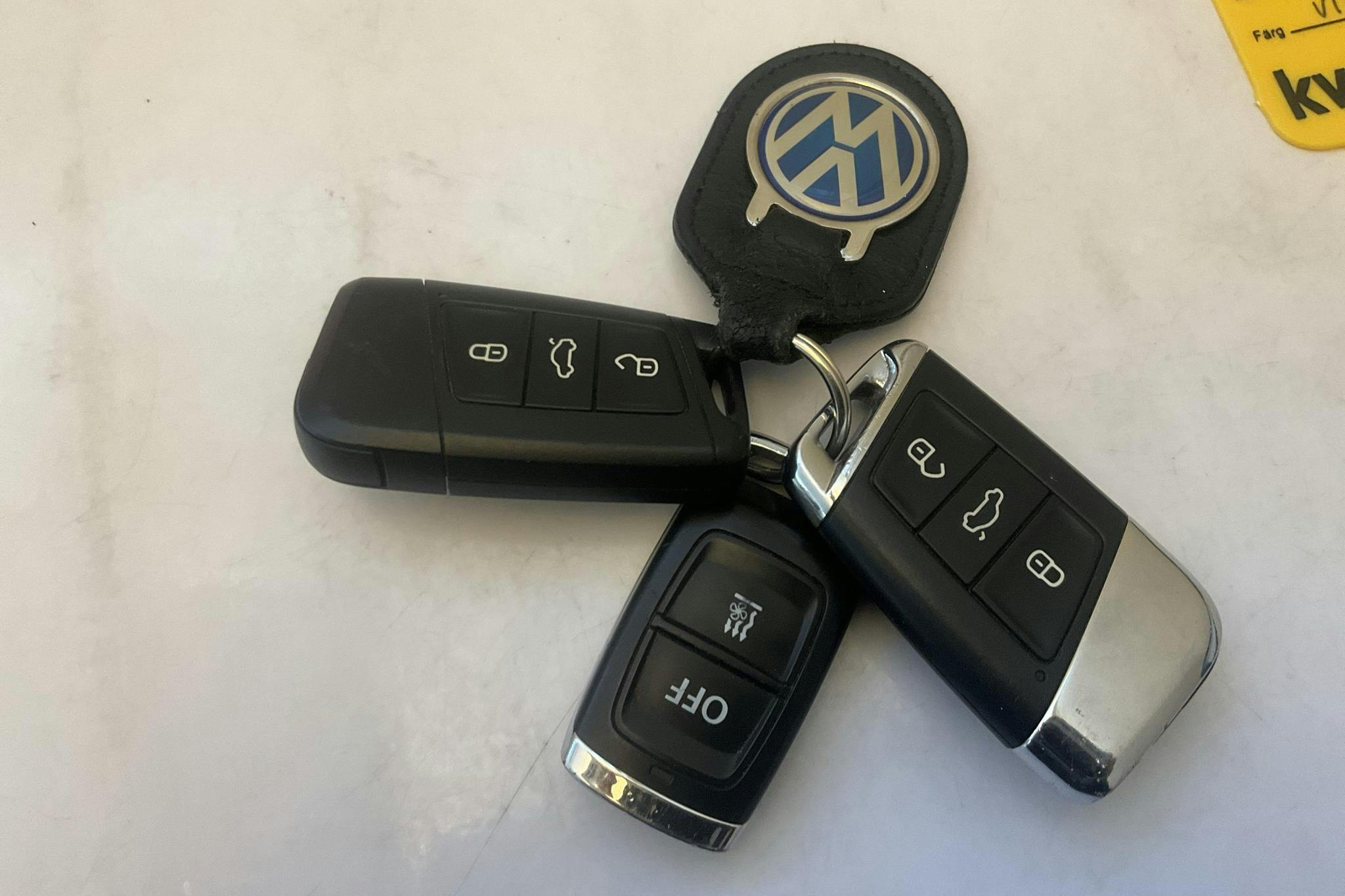 VW Passat 1.4 GTE Sportscombi (218hk) - 160 730 km - Automatic - white - 2020