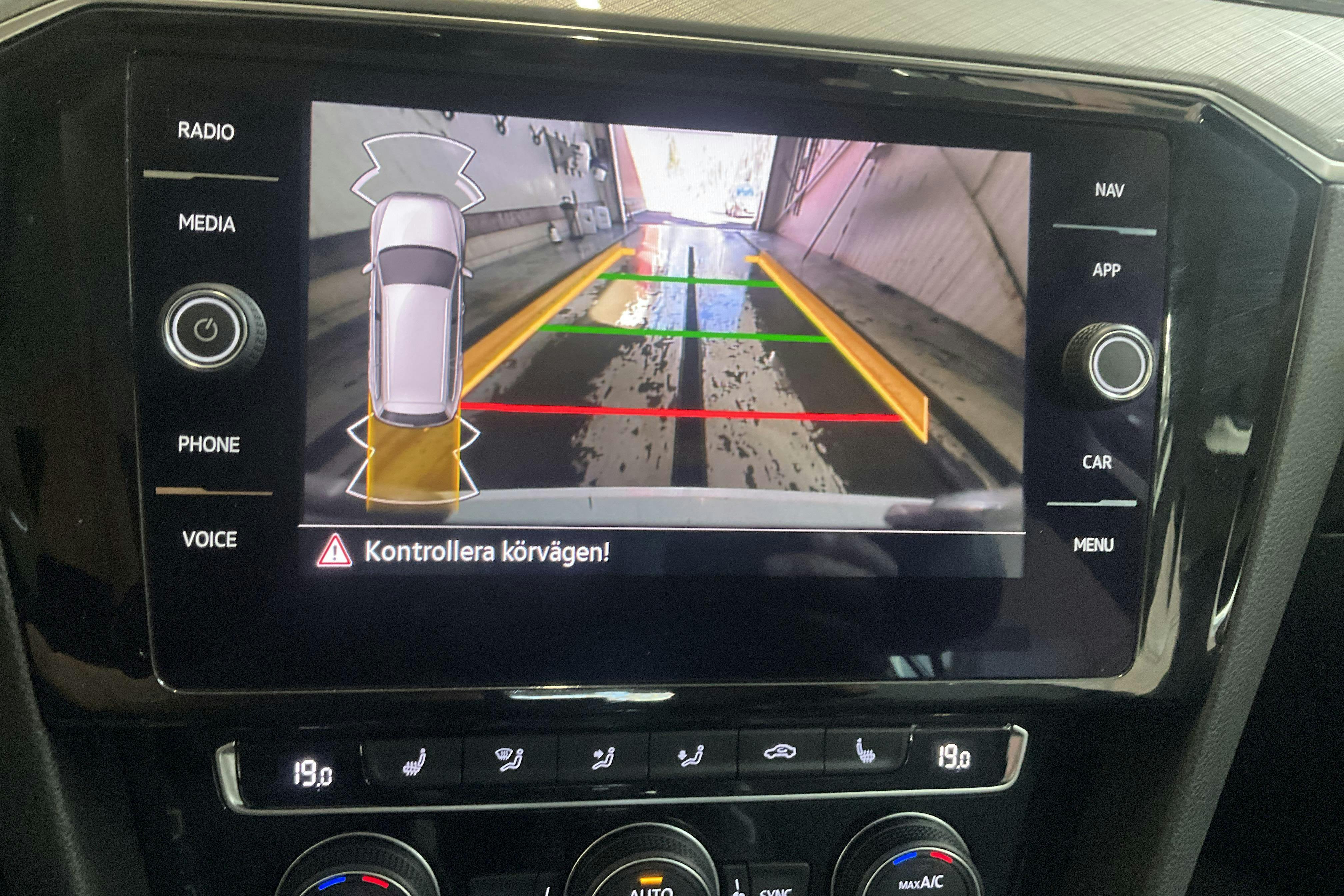 VW Passat 1.4 GTE Sportscombi (218hk) - 160 730 km - Automatic - white - 2020