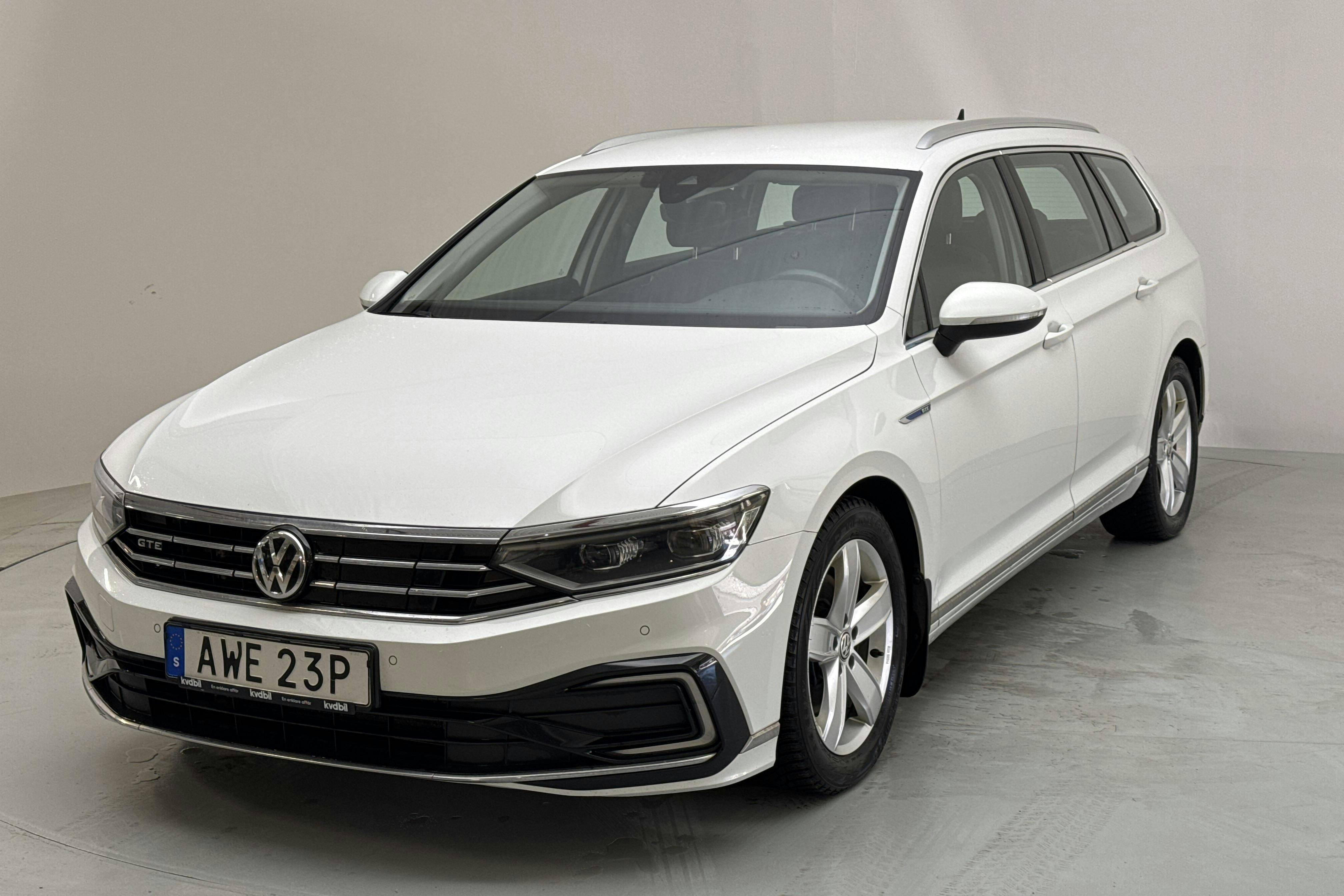 VW Passat 1.4 GTE Sportscombi (218hk) - 160 730 km - Automatic - white - 2020
