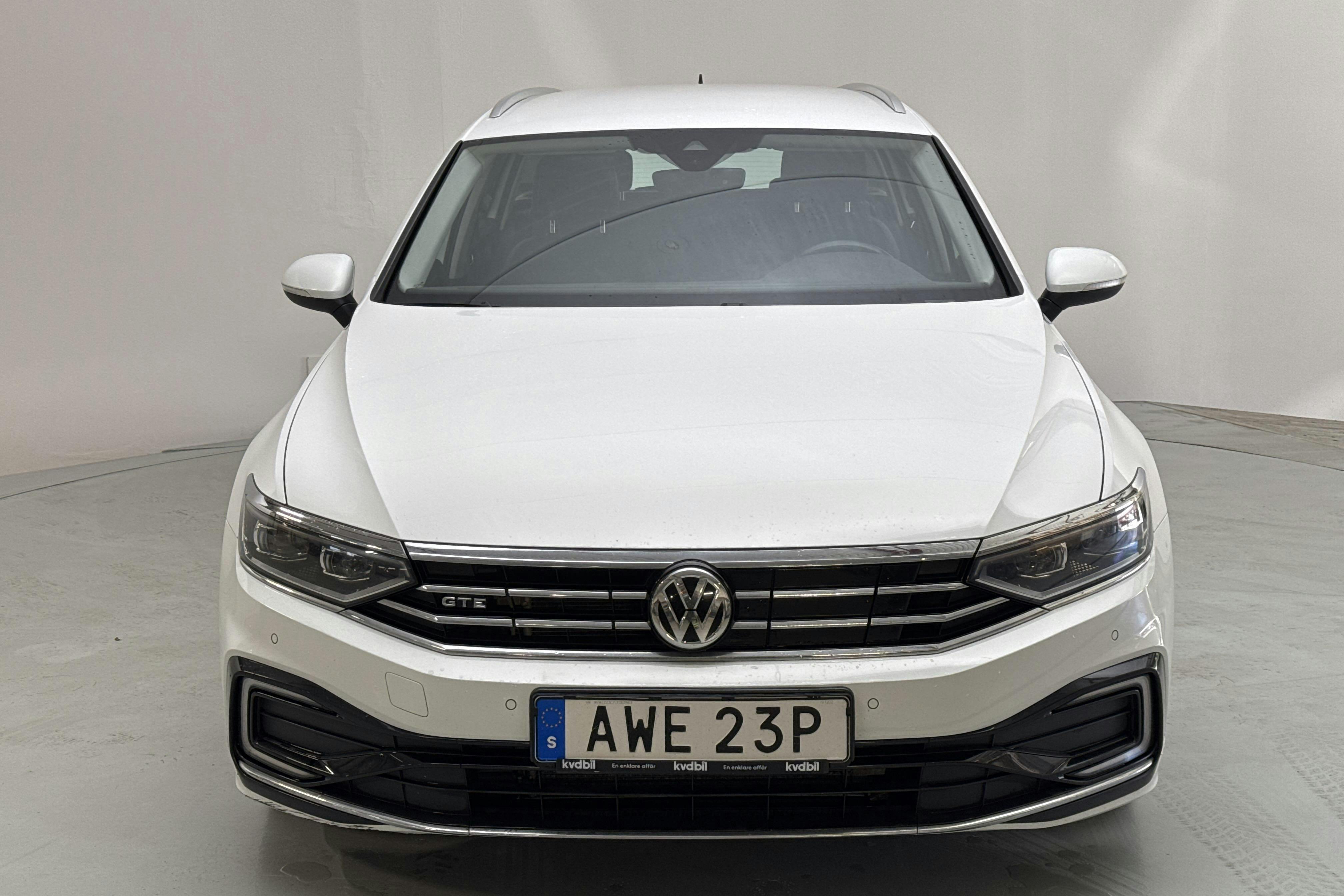 VW Passat 1.4 GTE Sportscombi (218hk) - 160 730 km - Automatic - white - 2020