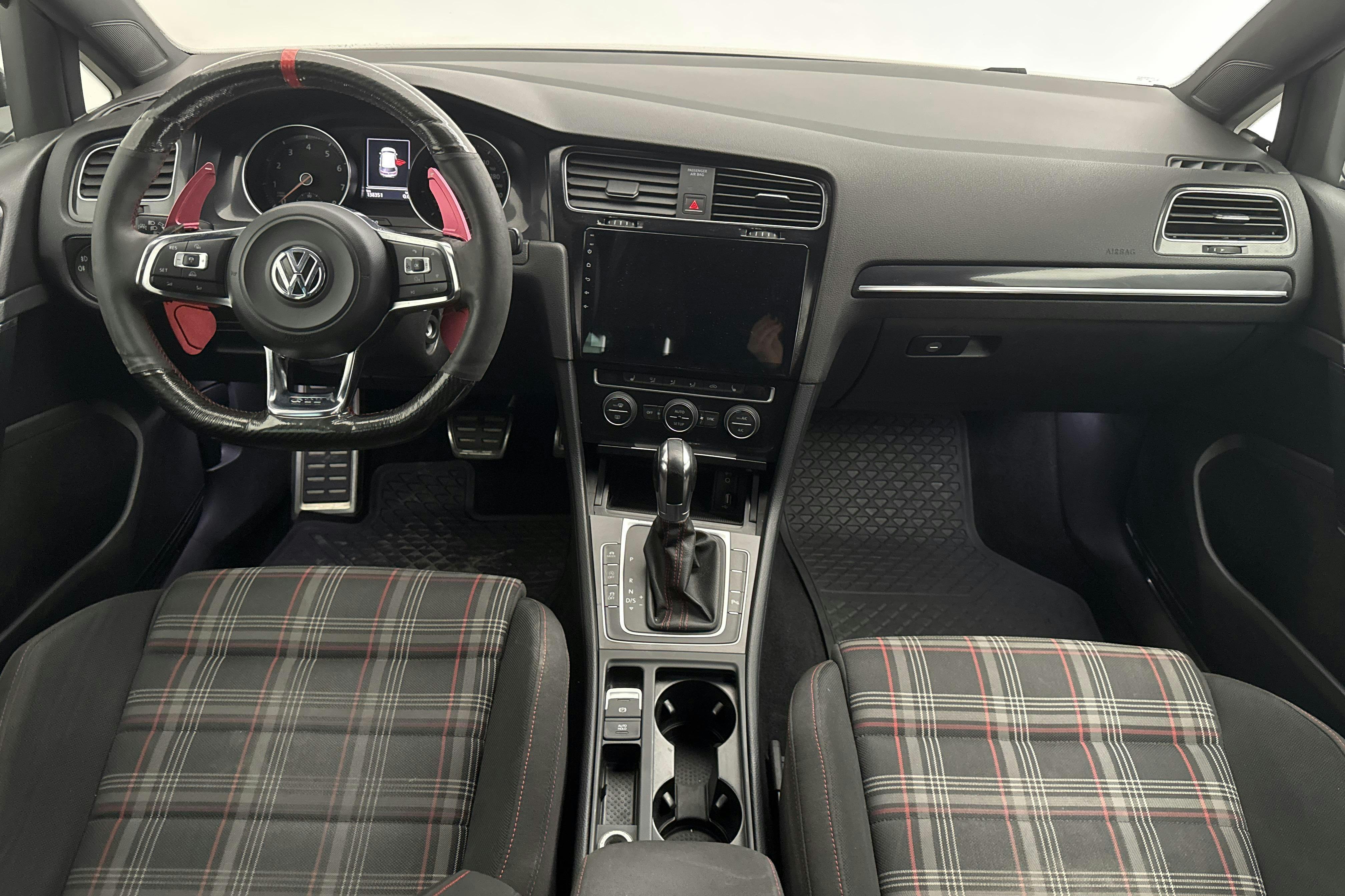 VW Golf VII GTI 5dr (230hk) - 13 836 mil - Automat - svart - 2014
