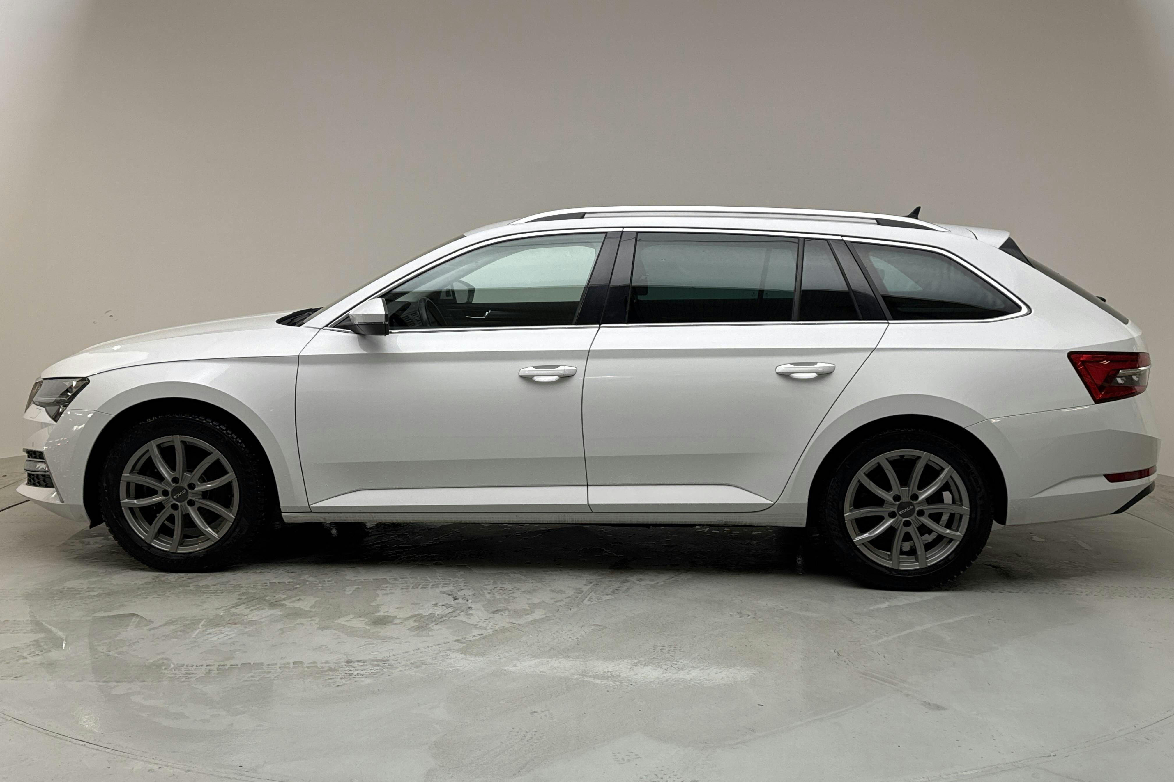 Skoda Superb 1.4 TSI PHEV Kombi (218hk) - 44 580 km - Automaatne - valge - 2022
