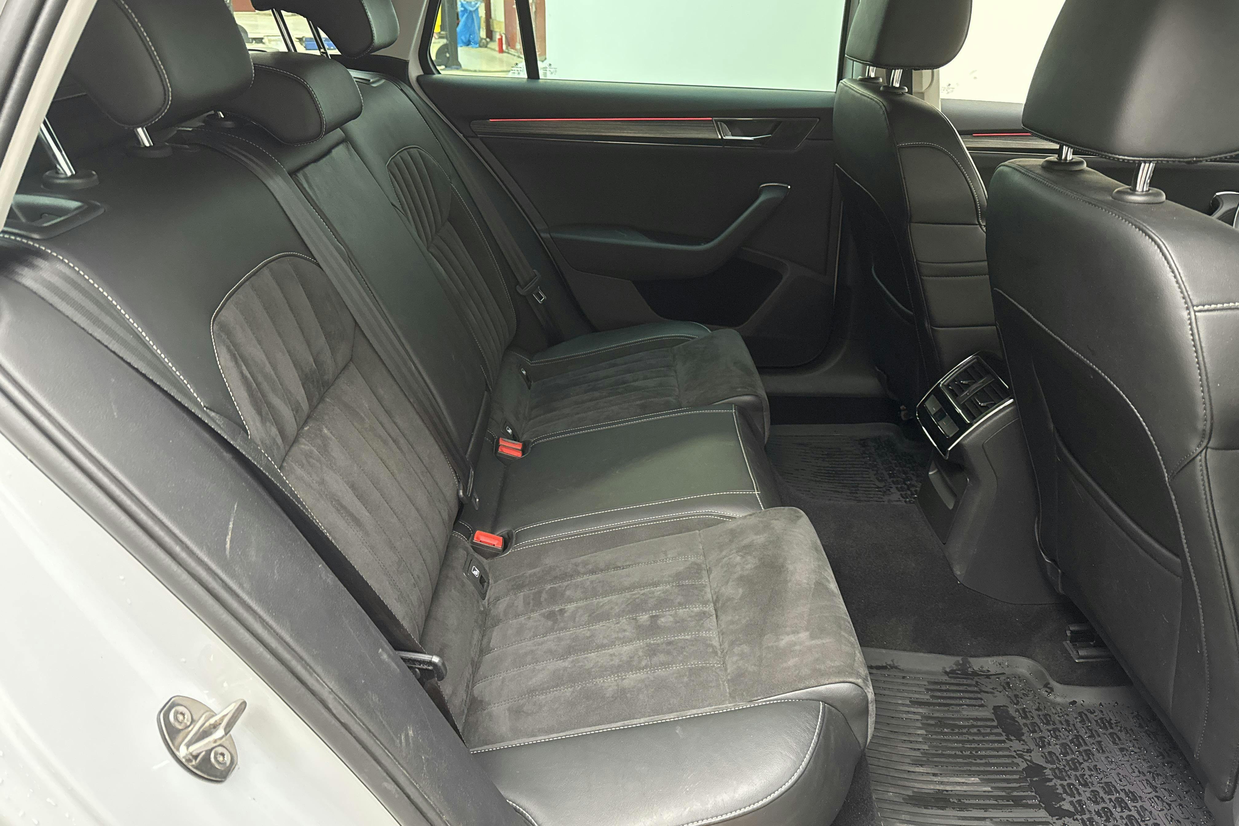 Skoda Superb 1.4 TSI PHEV Kombi (218hk) - 44 580 km - Automaatne - valge - 2022