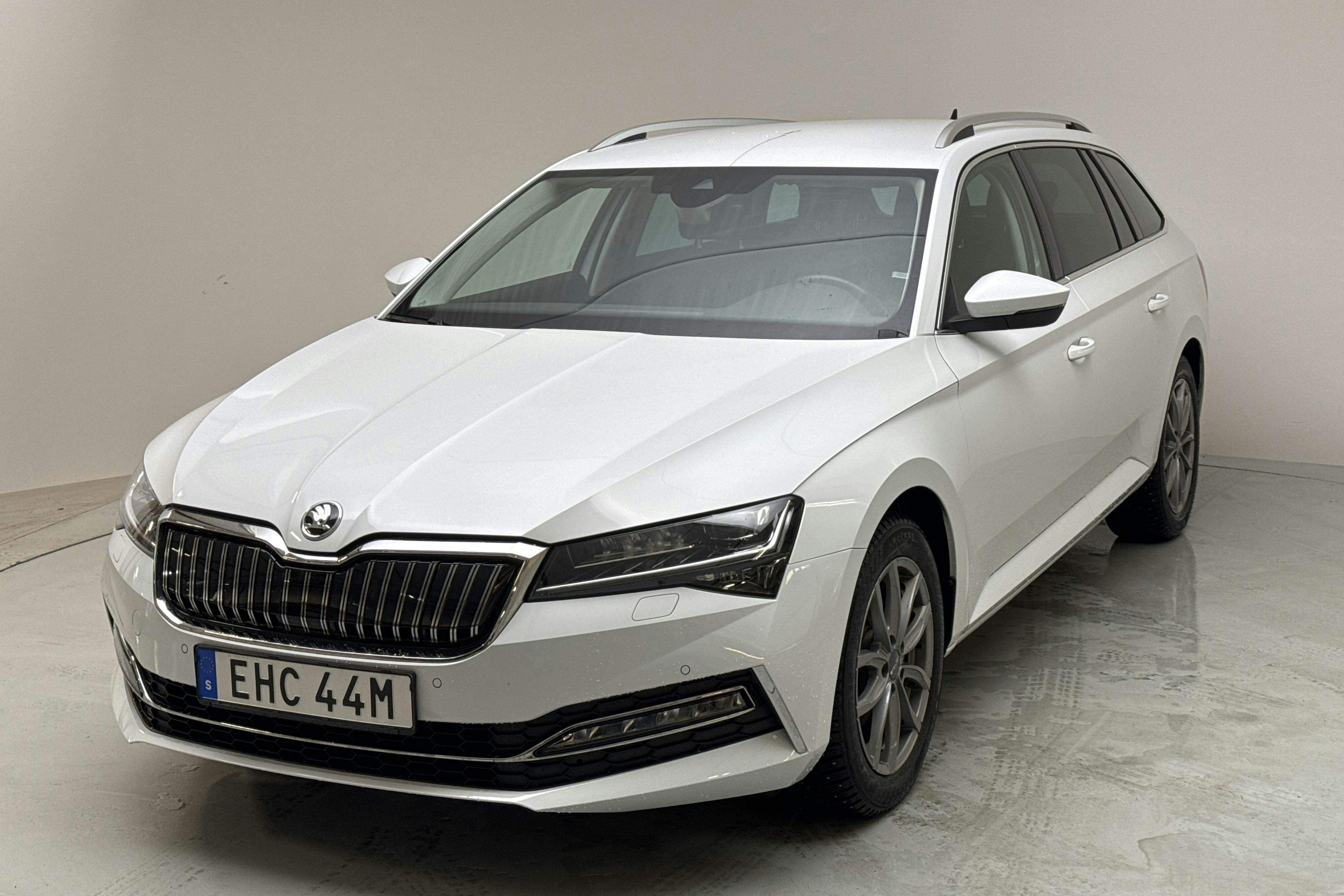 Skoda Superb 1.4 TSI PHEV Kombi (218hk) - 44 580 km - Automaatne - valge - 2022