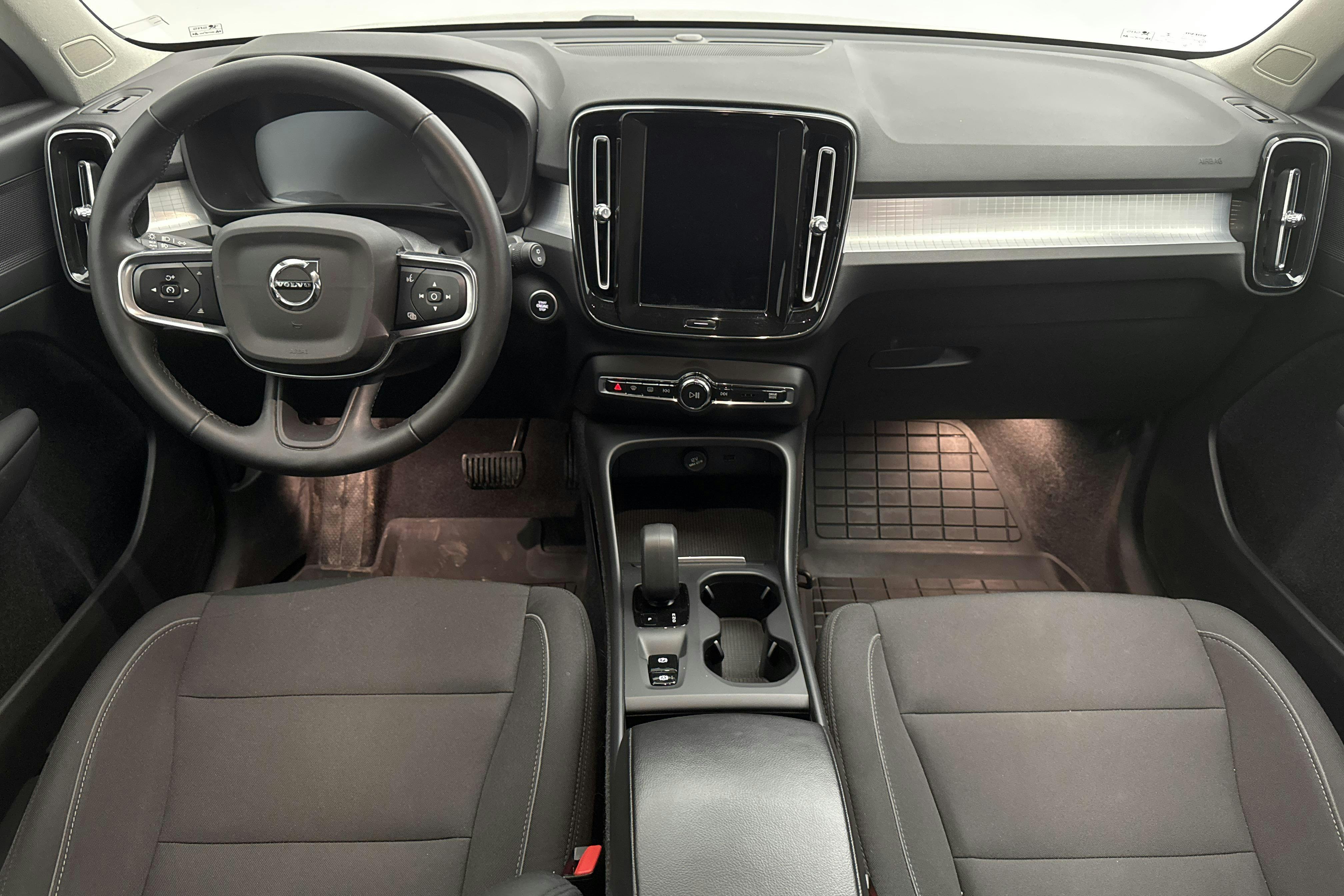 Volvo XC40 T3 2WD (163hk) - 115 990 km - Automatic - Dark Blue - 2022