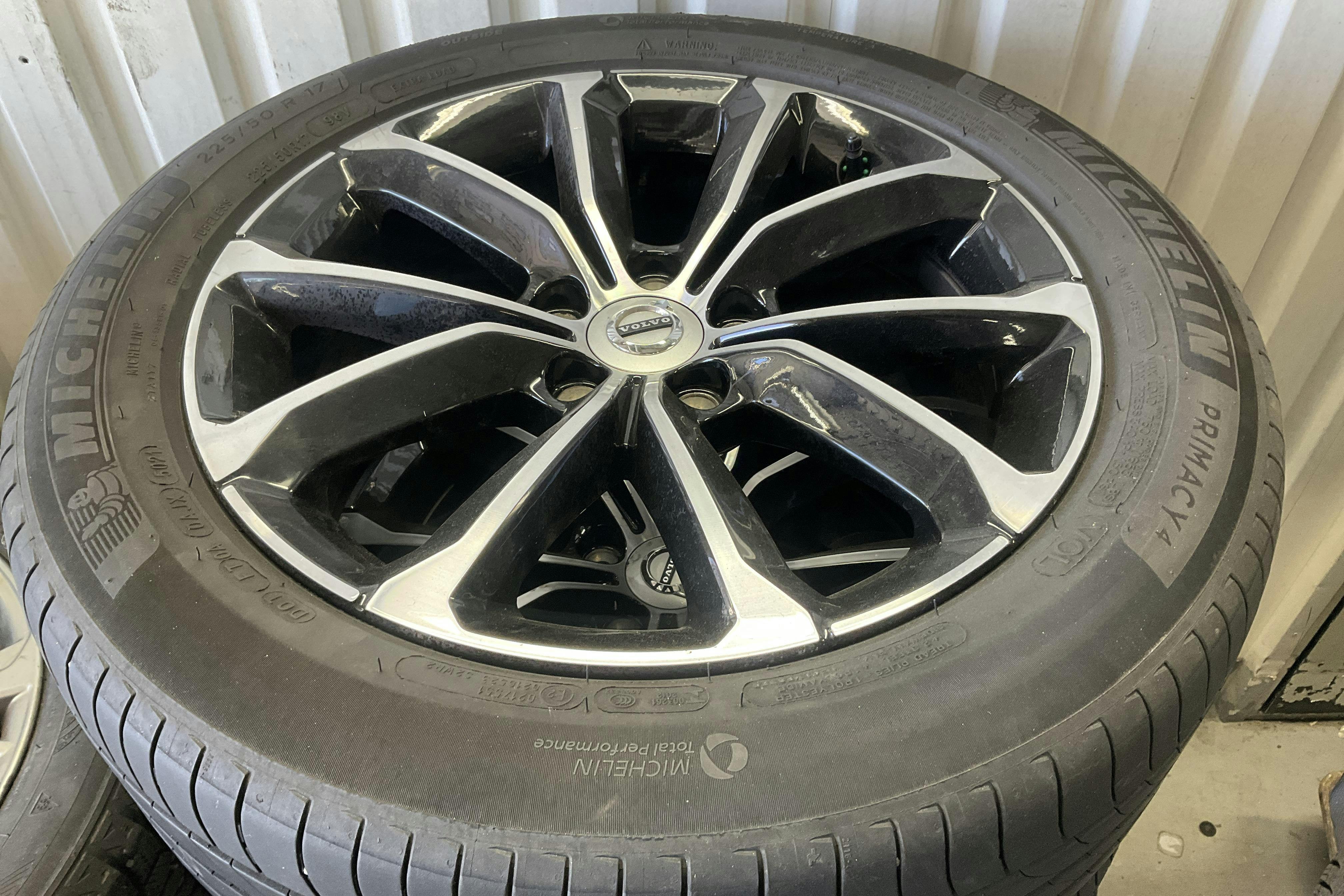 Volvo V60 B4 Mildhybrid, Diesel (197hk) - 10 321 mil - Automat - svart - 2022