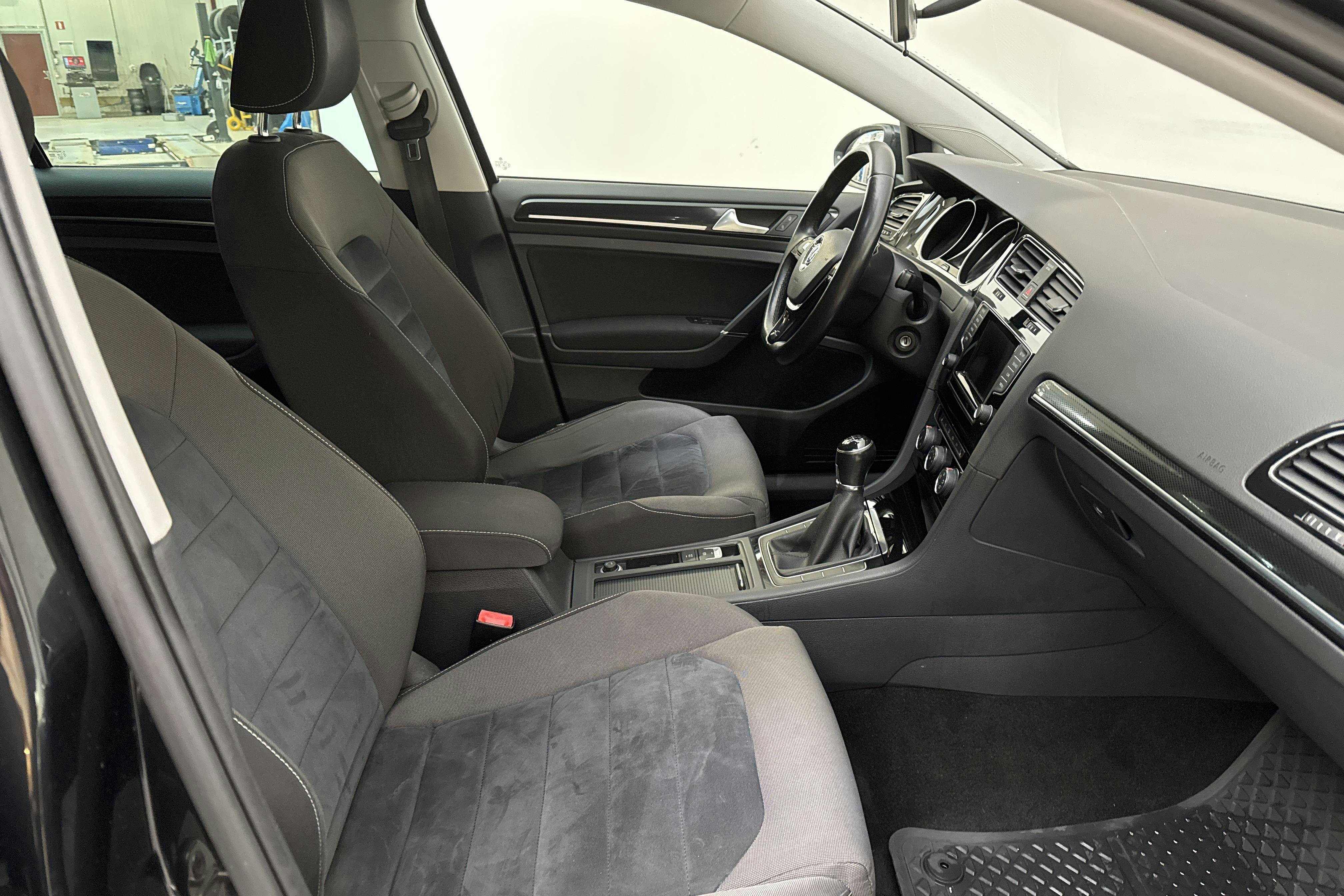 VW Golf VII 1.4 TSI 5dr (140hk) - 141 370 km - Käsitsi - must - 2014