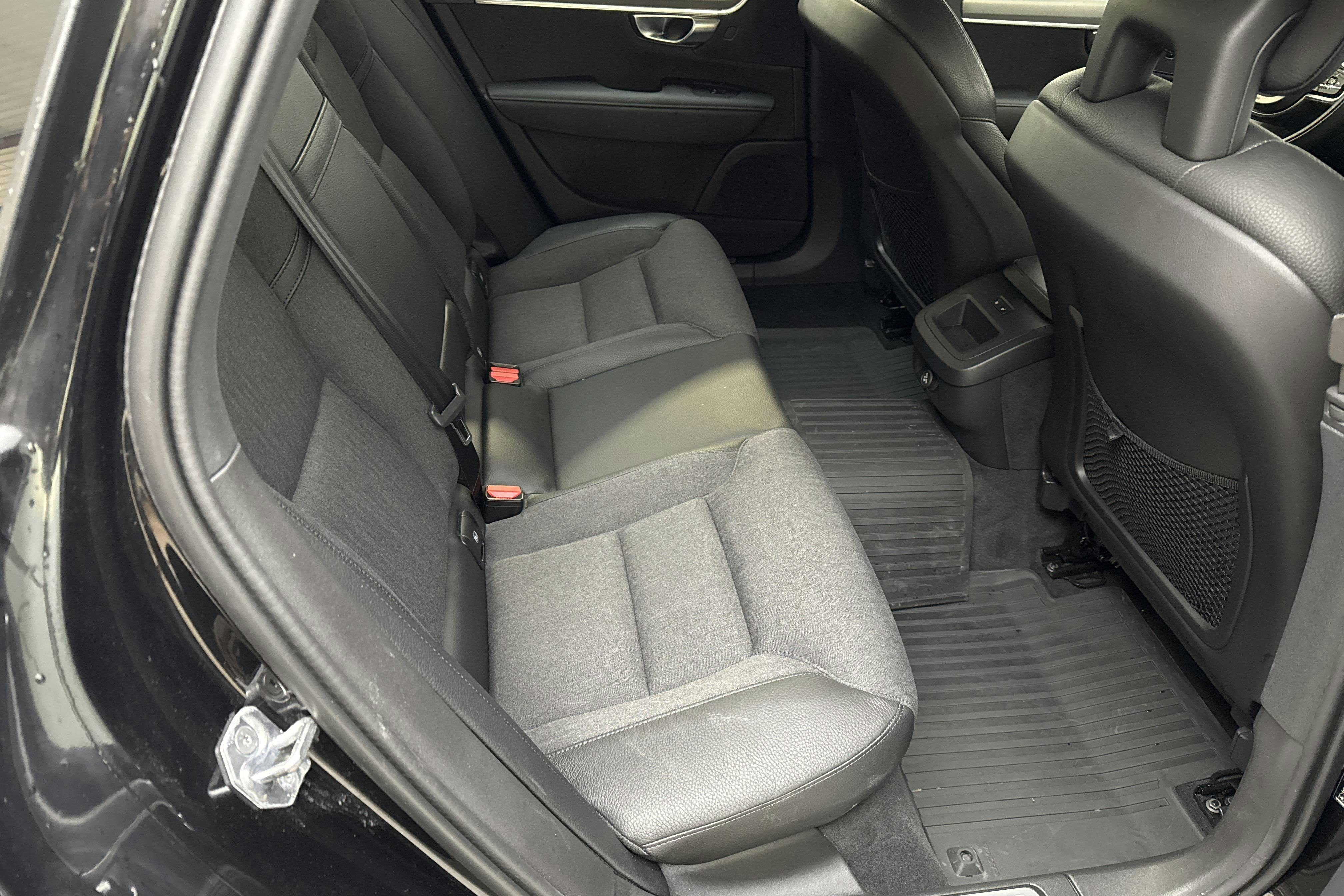 Volvo S90 T4 (190hk) - 184 340 km - Automatyczna - czarny - 2018