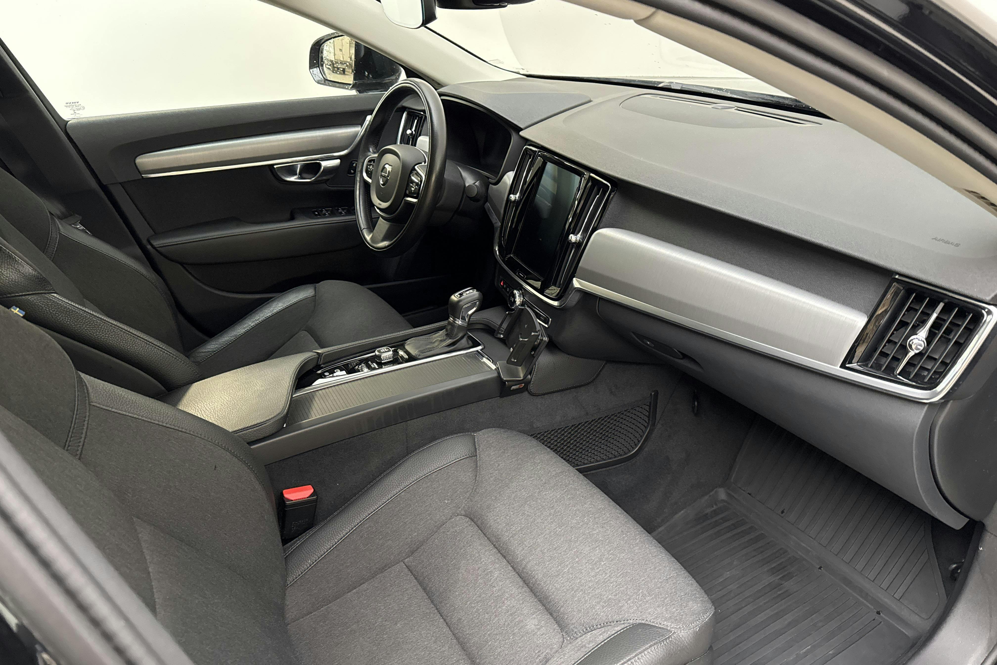 Volvo S90 T4 (190hk) - 184 340 km - Automatyczna - czarny - 2018