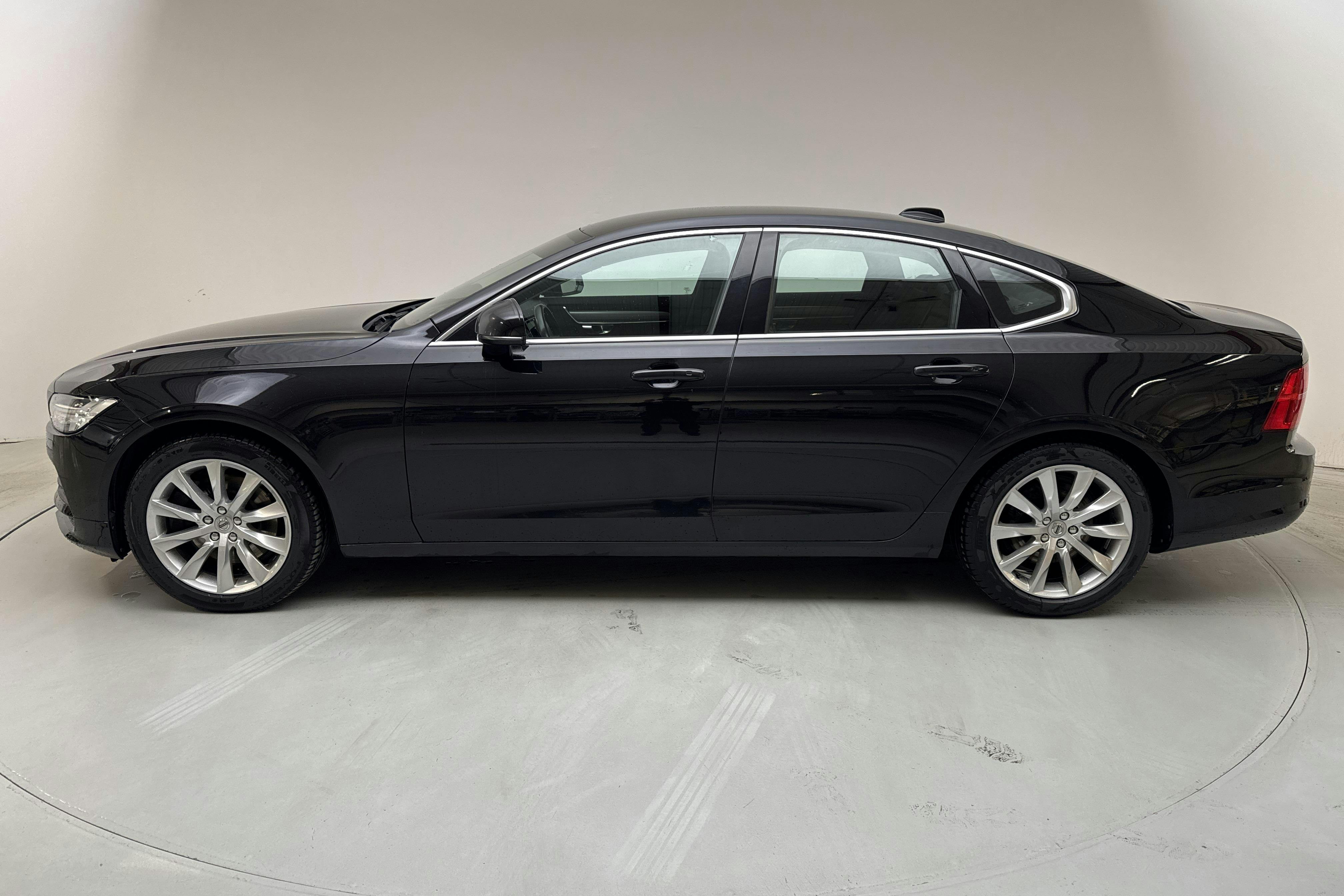 Volvo S90 T4 (190hk) - 184 340 km - Automatyczna - czarny - 2018