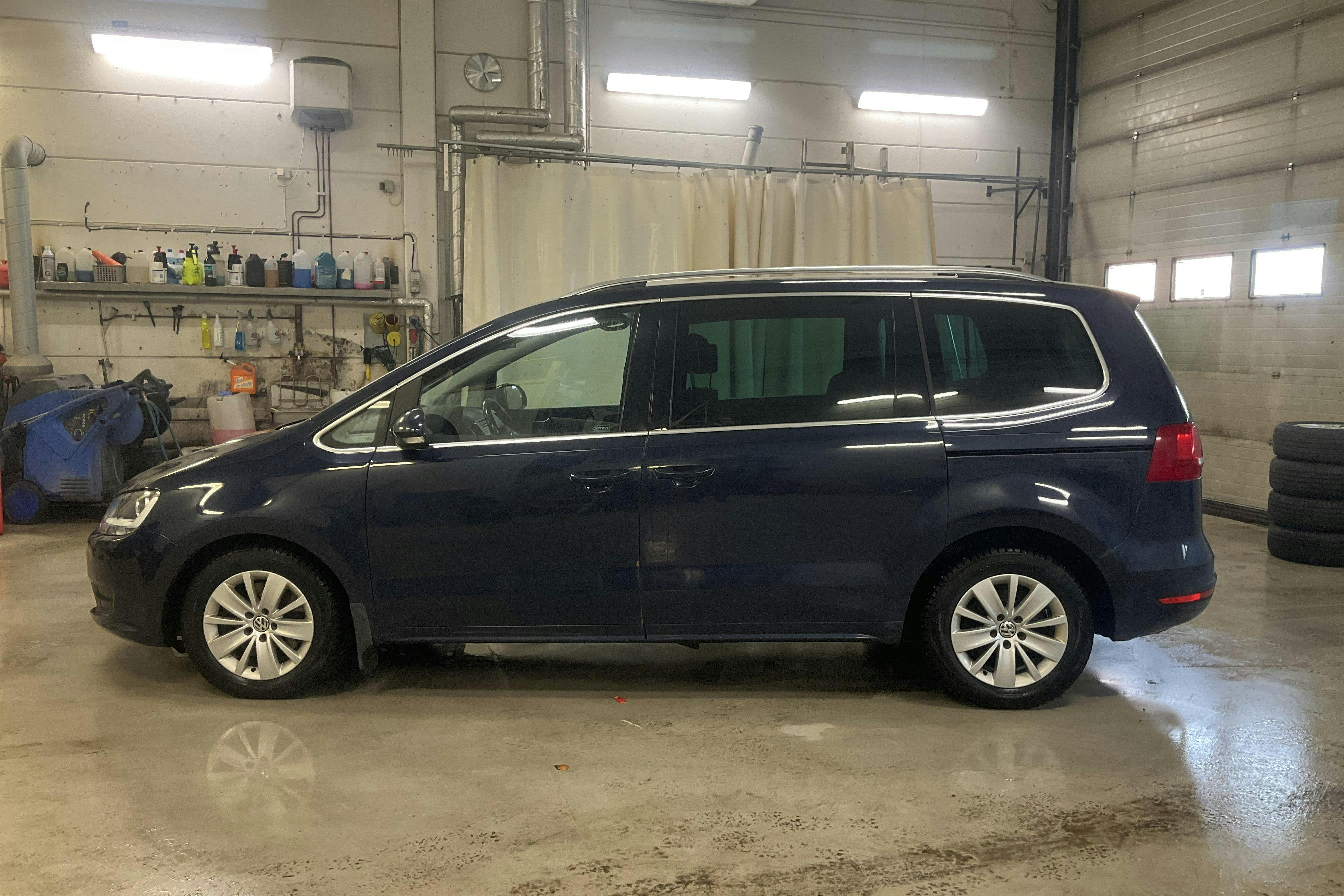 VW Sharan 2.0 TDI BlueMotion Technology 4motion (140hk) - 11 267 mil - Manuell - Dark Blue - 2014