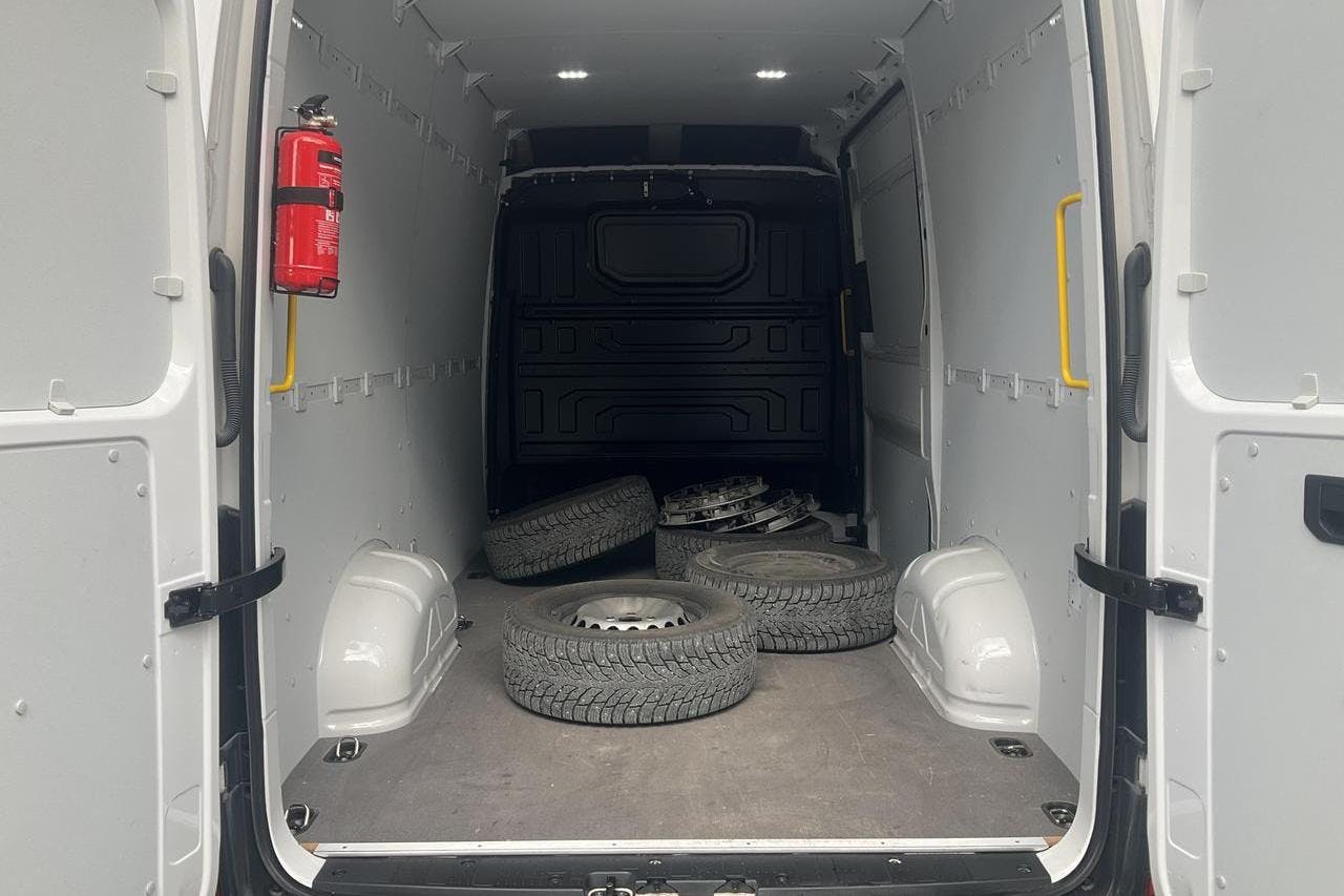 VW Crafter 35 2.0 TDI Skåp (177hk) - 28 490 km - Automaattinen - valkoinen - 2024