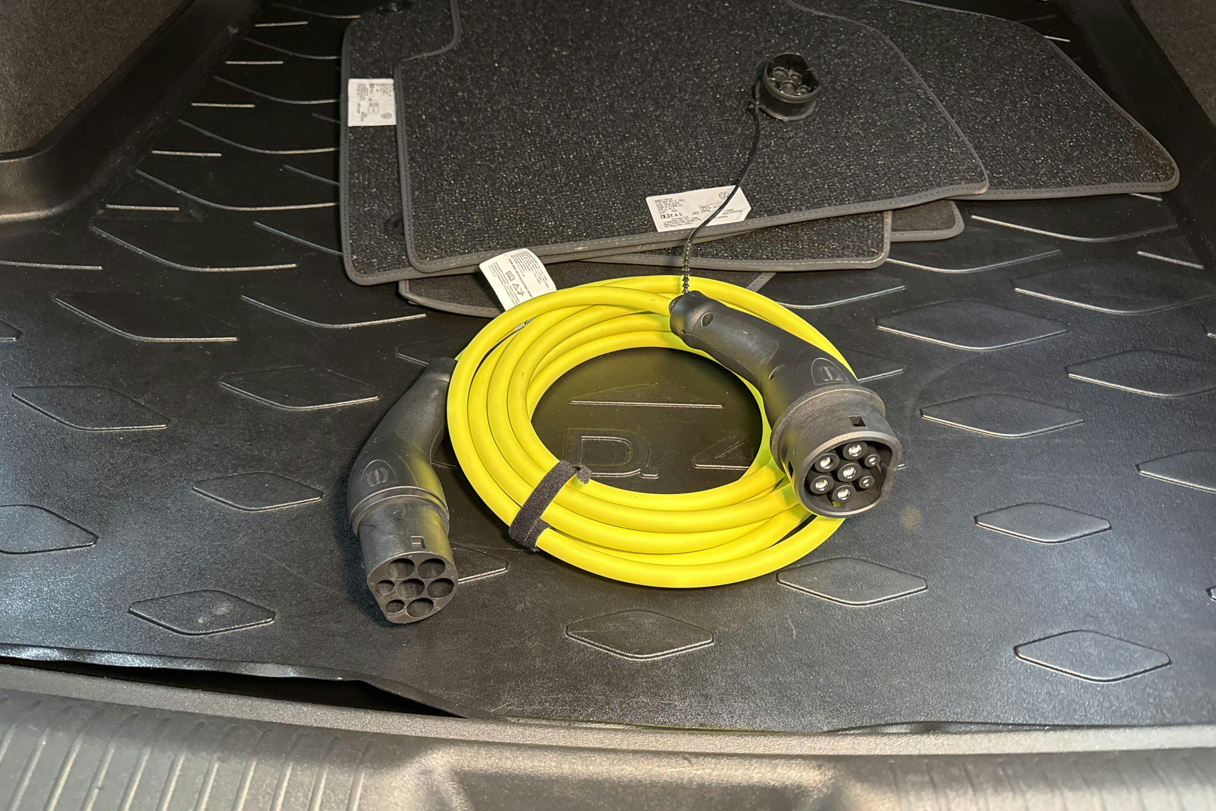 VW ID.4 77kWh (204hk) - 99 970 km - Automatyczna - biały - 2022