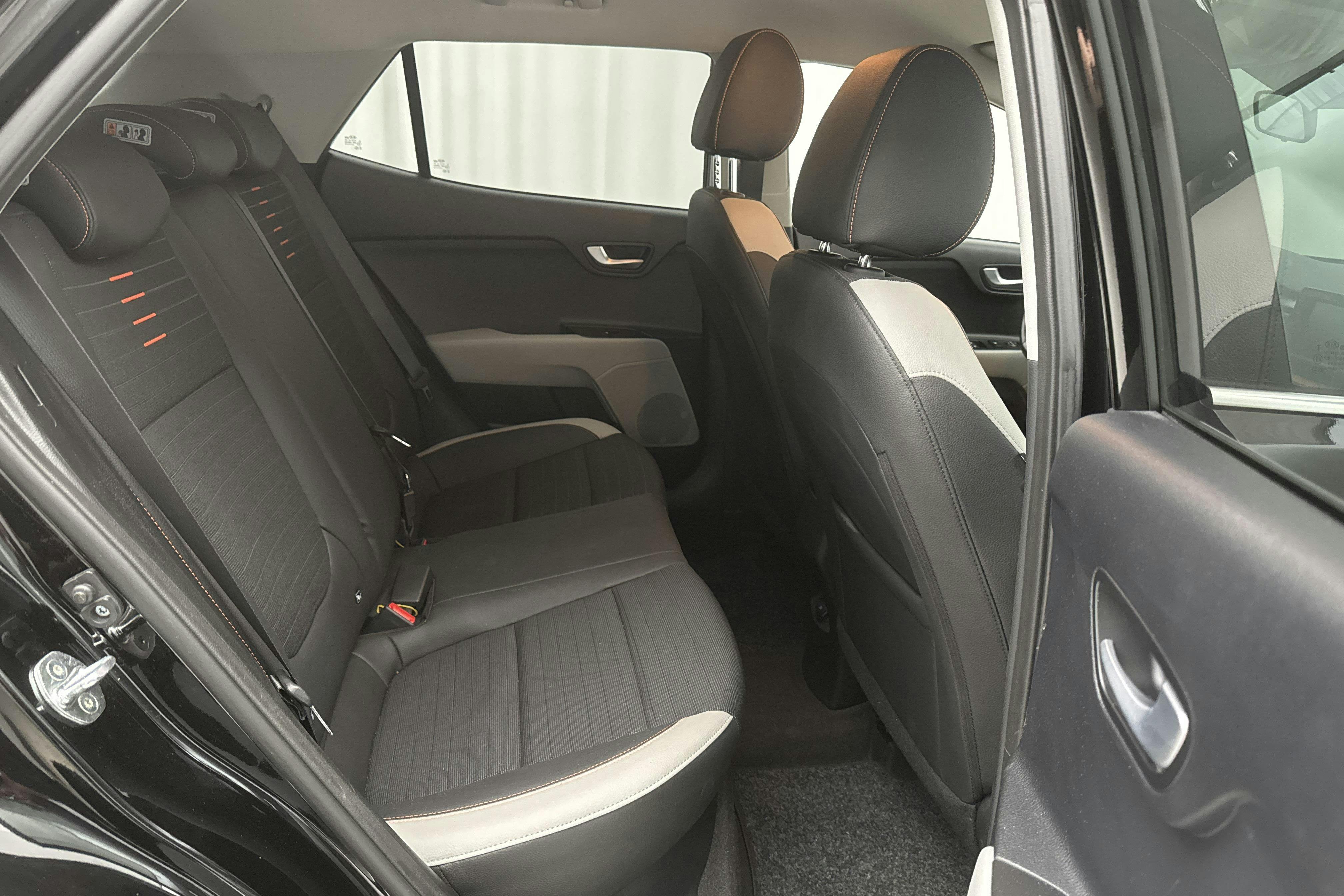 KIA Stonic 1.0 T-GDi (120hk) - 5 027 mil - Automat - svart - 2019