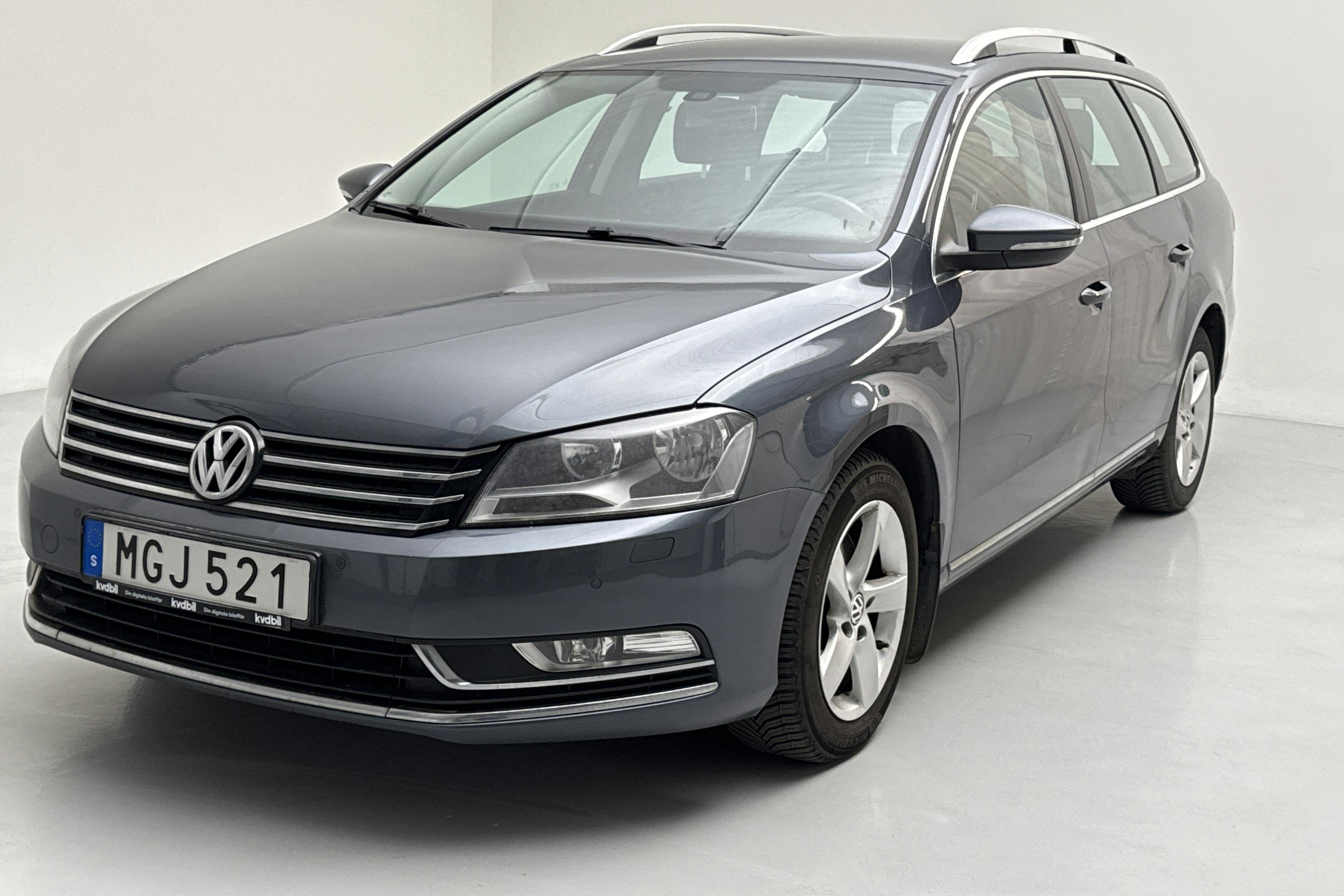VW Passat 2.0 TDI BlueMotion Technology Variant (140hk) - 165 980 km - Manual - Light Grey - 2012