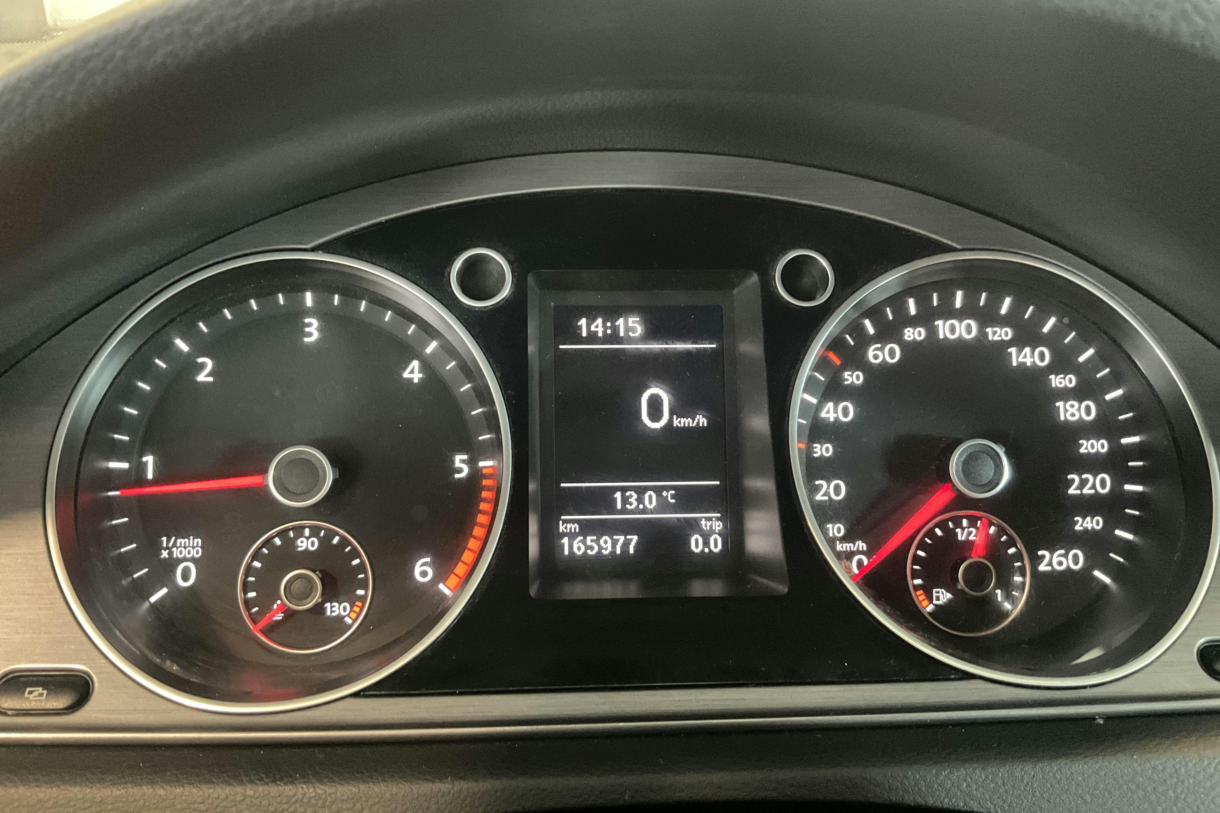 VW Passat 2.0 TDI BlueMotion Technology Variant (140hk) - 165 980 km - Manual - Light Grey - 2012