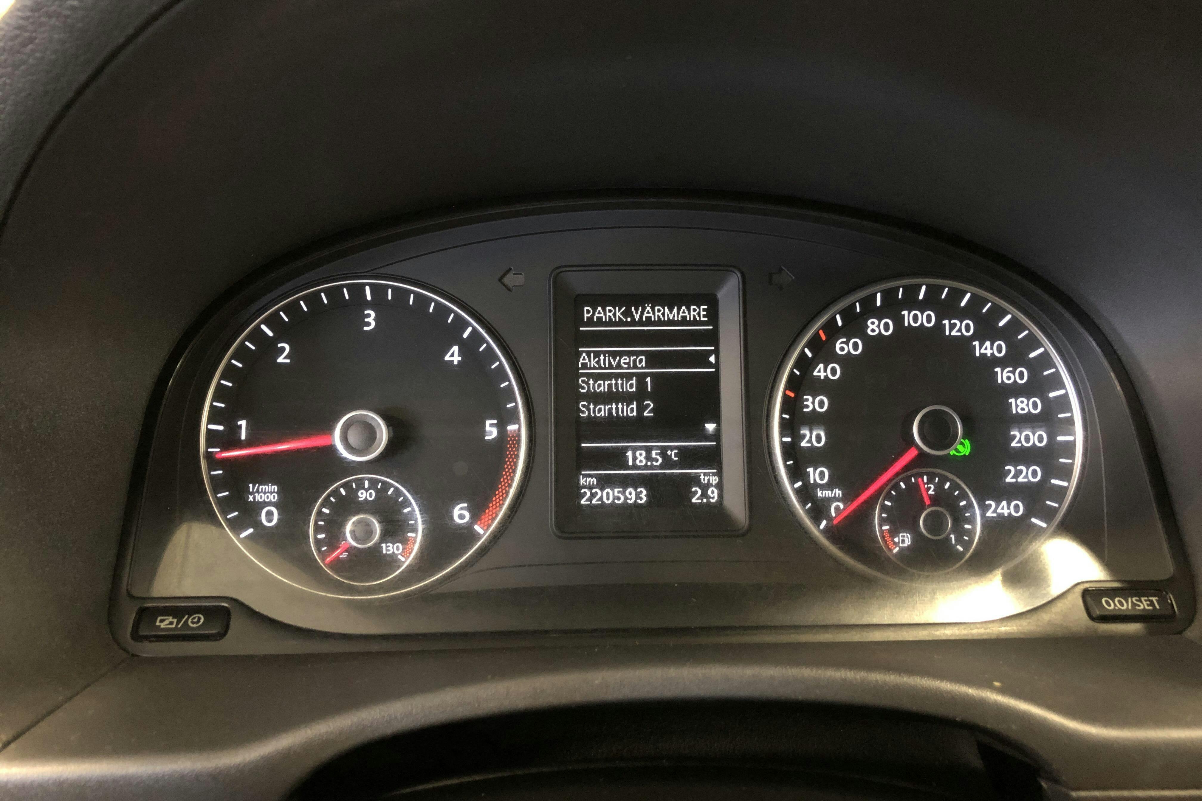 VW Caddy 1.6 TDI Maxi Skåp (102hk) - 220 590 km - Automatyczna - czerwony - 2014