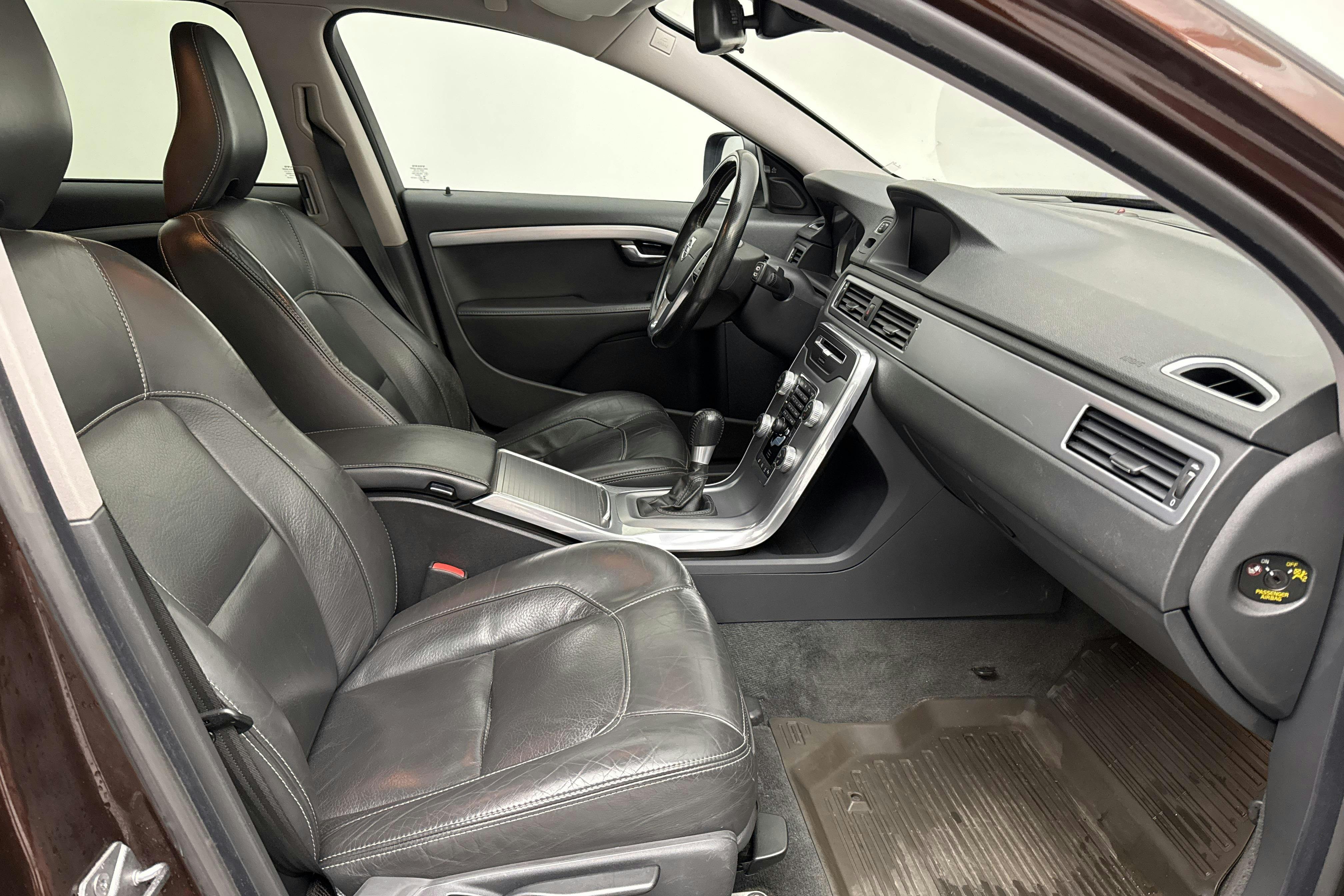 Volvo XC70 II D4 AWD (181hk) - 267 620 km - Manual - brown - 2016
