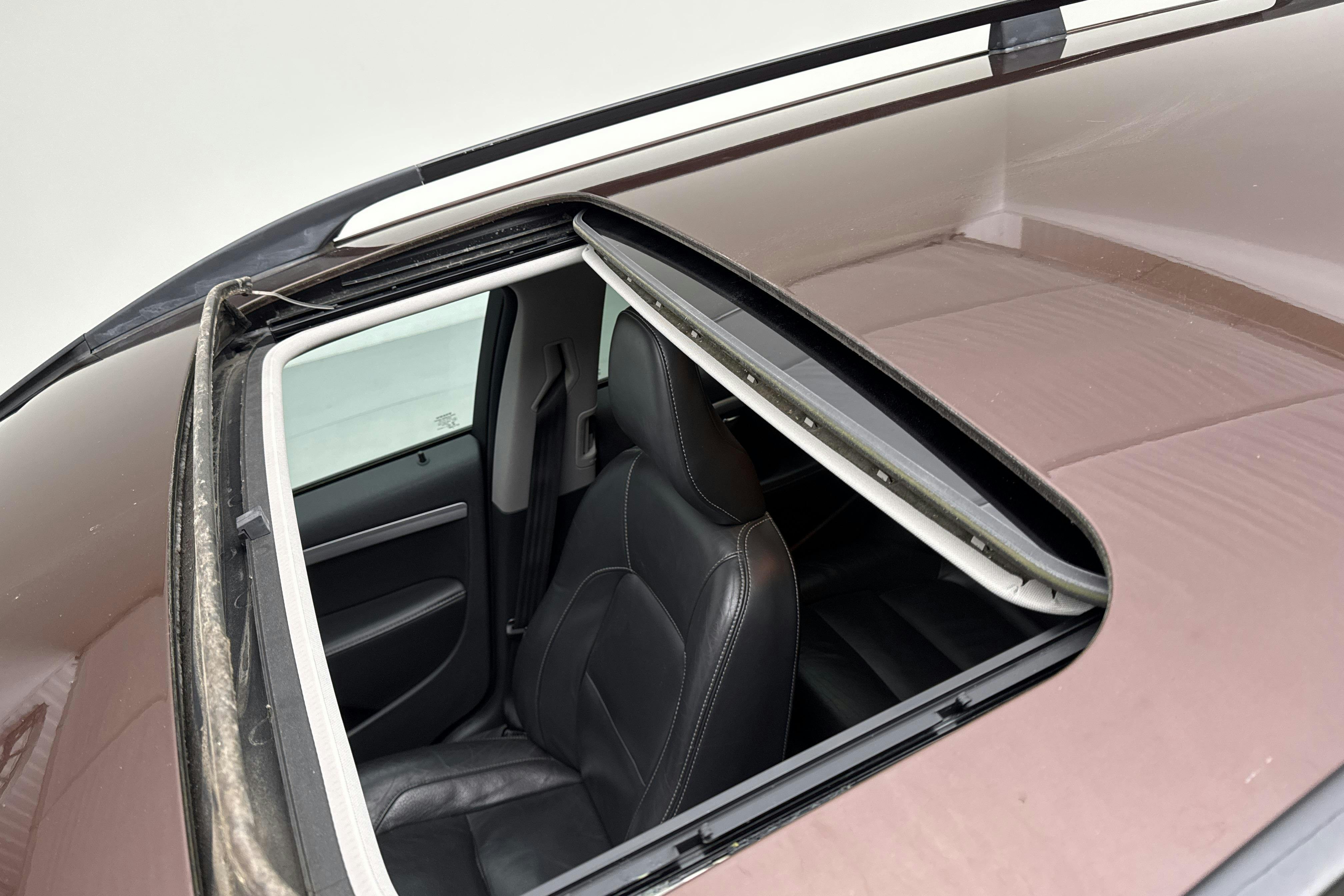 Volvo XC70 II D4 AWD (181hk) - 267 620 km - Manual - brown - 2016
