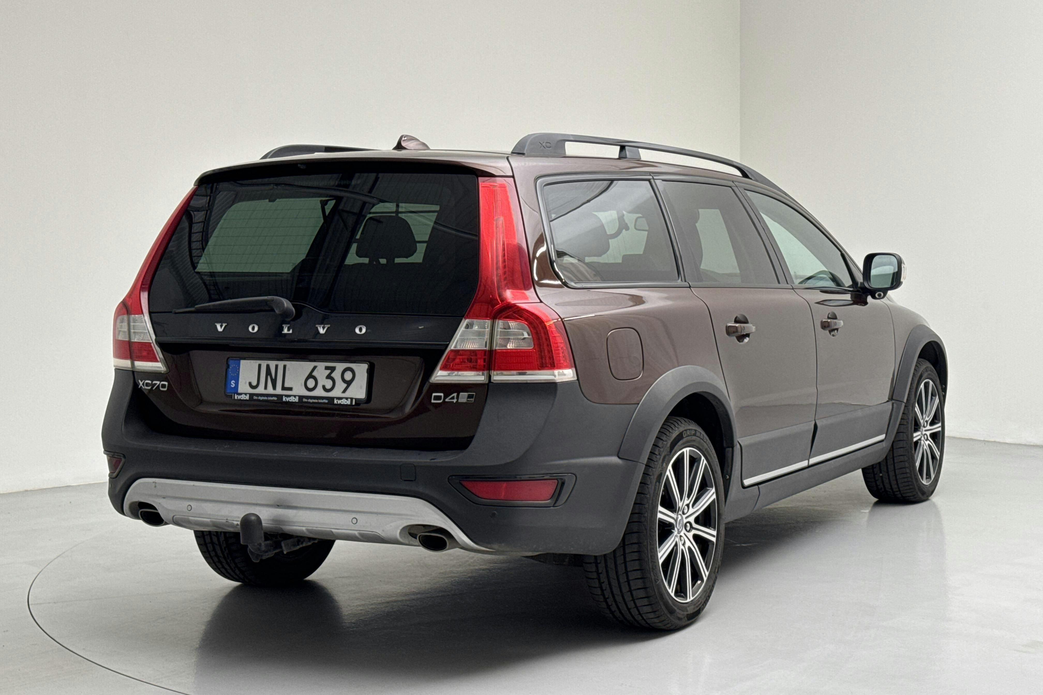 Volvo XC70 II D4 AWD (181hk) - 267 620 km - Manual - brown - 2016