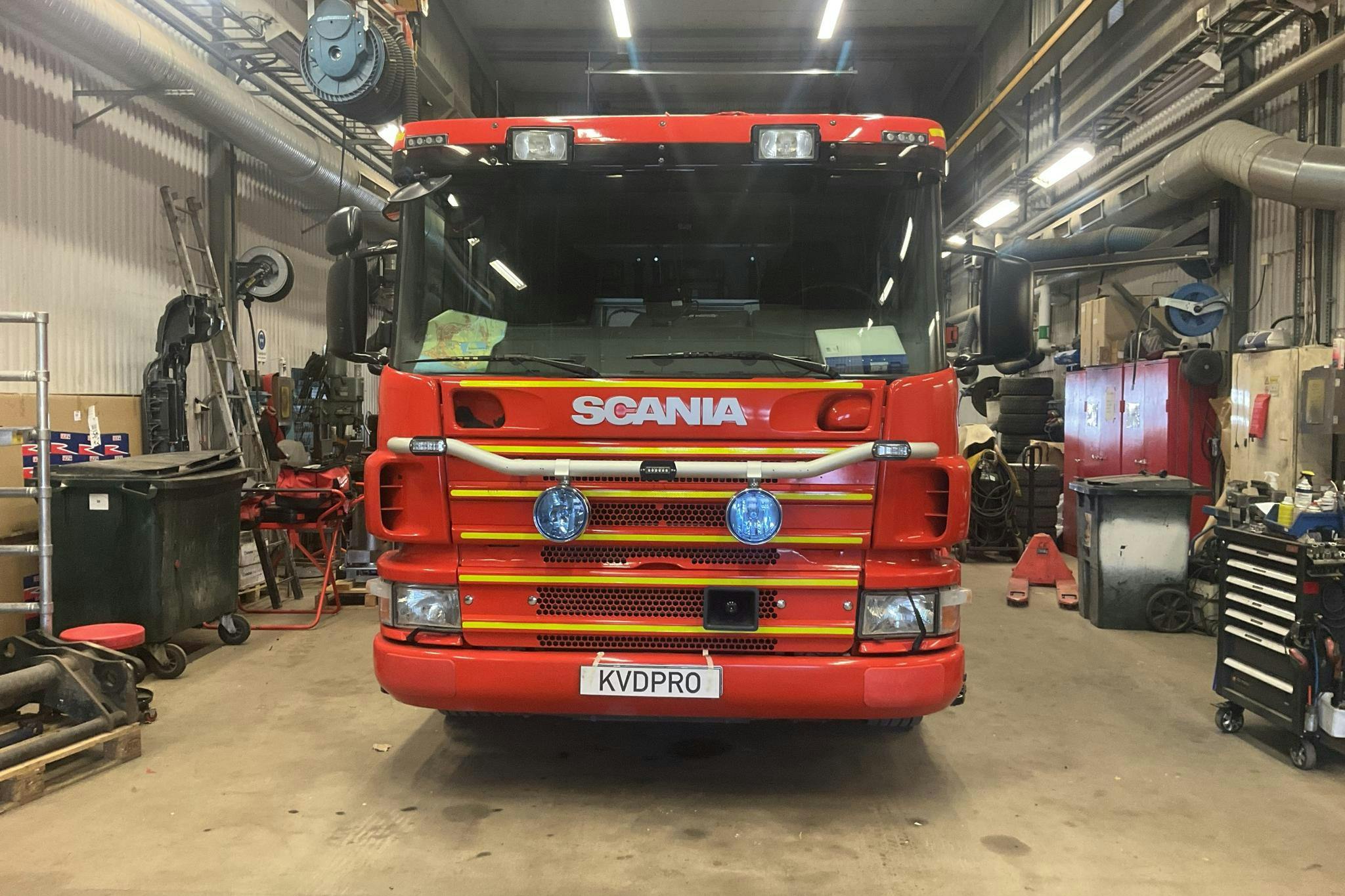 SCANIA P94DB NA310 - 141 398 km - Automat - röd - 1998