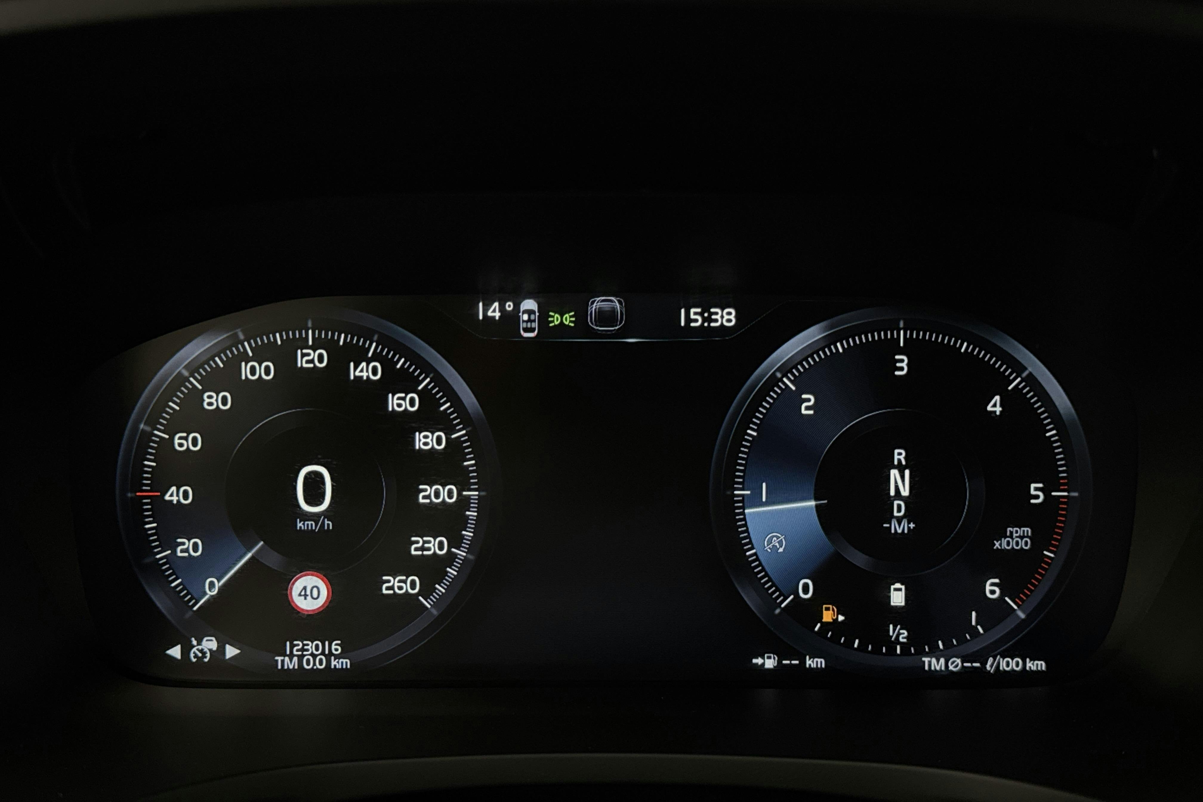 Volvo V60 B4 Mildhybrid, Diesel (197hk) - 123 020 km - Automatic - black - 2022