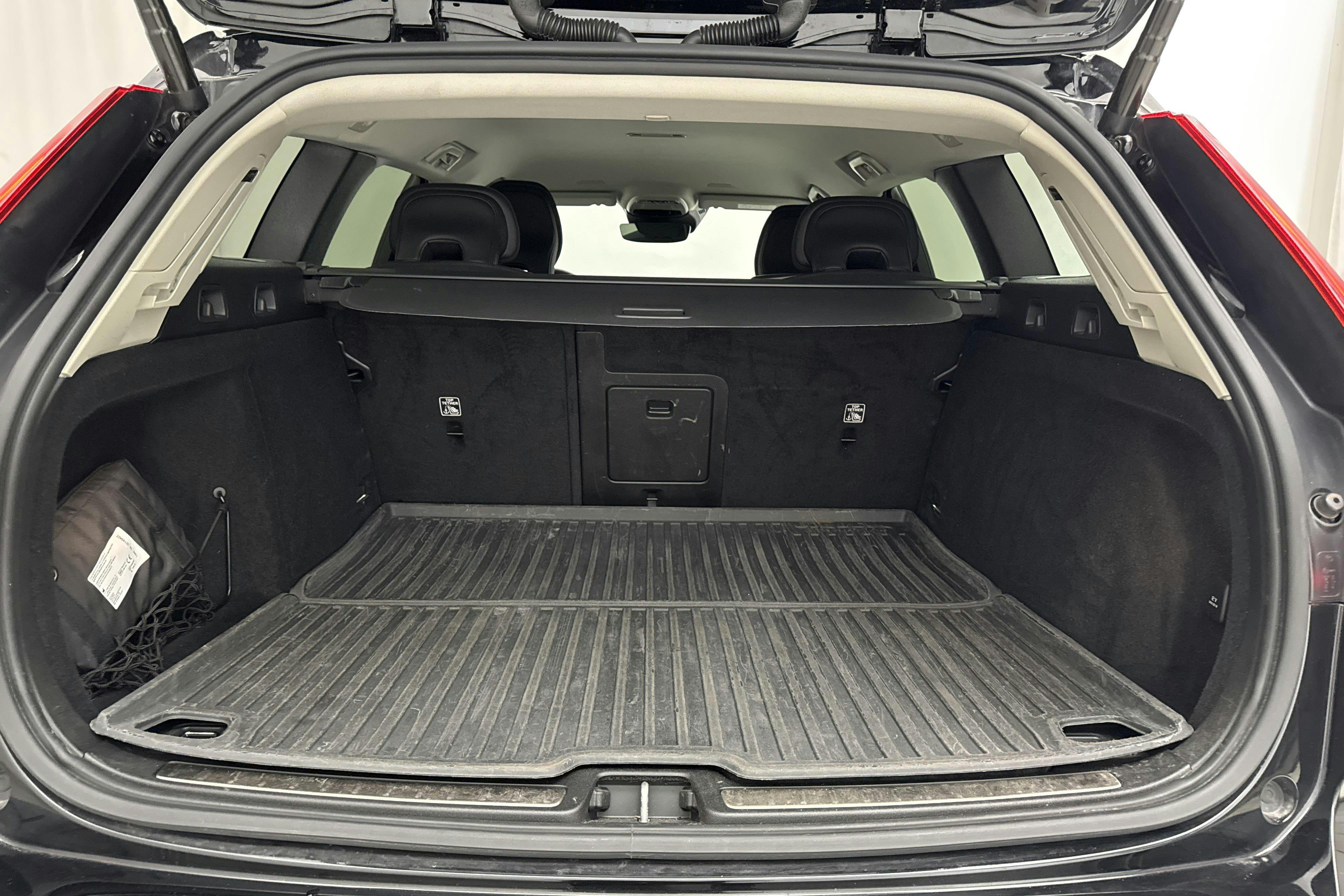 Volvo V60 B4 Mildhybrid, Diesel (197hk) - 123 020 km - Automatic - black - 2022