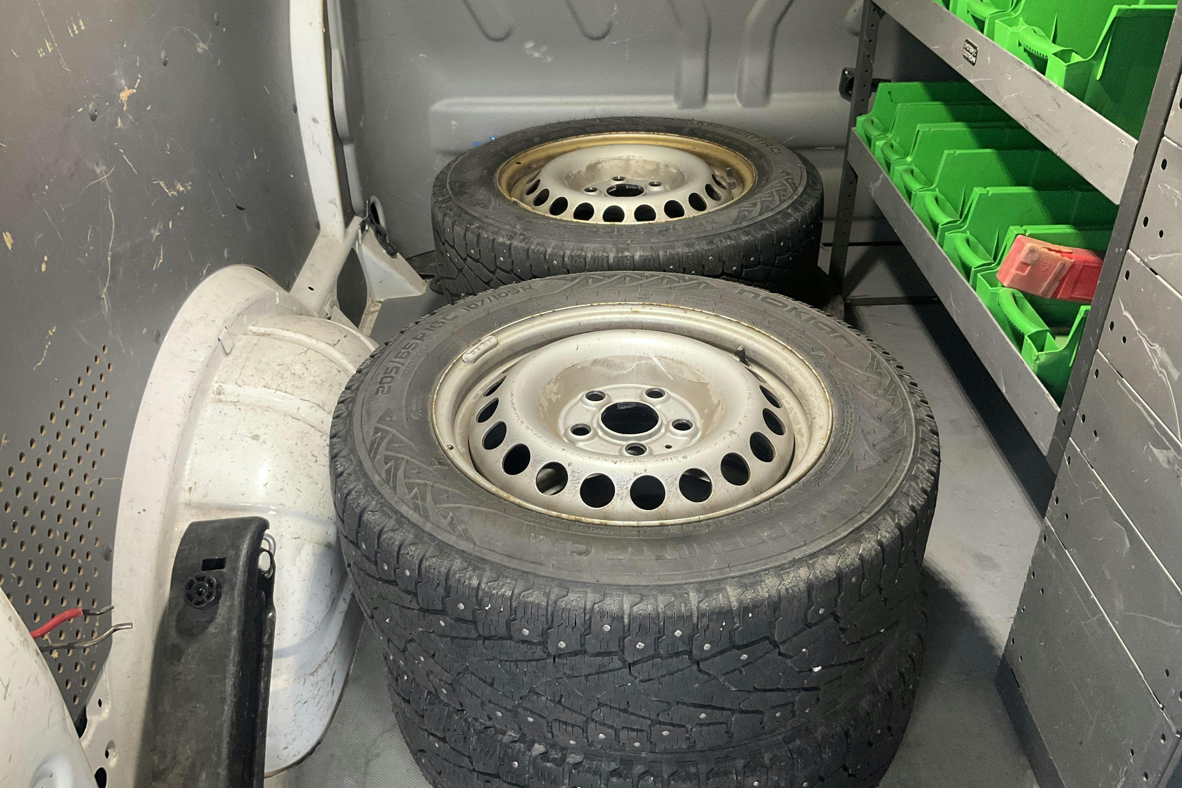 VW Transporter Kombi 2.0 TDI BMT 4MOTION (150hk) - 73 270 km - Manualna - biały - 2021
